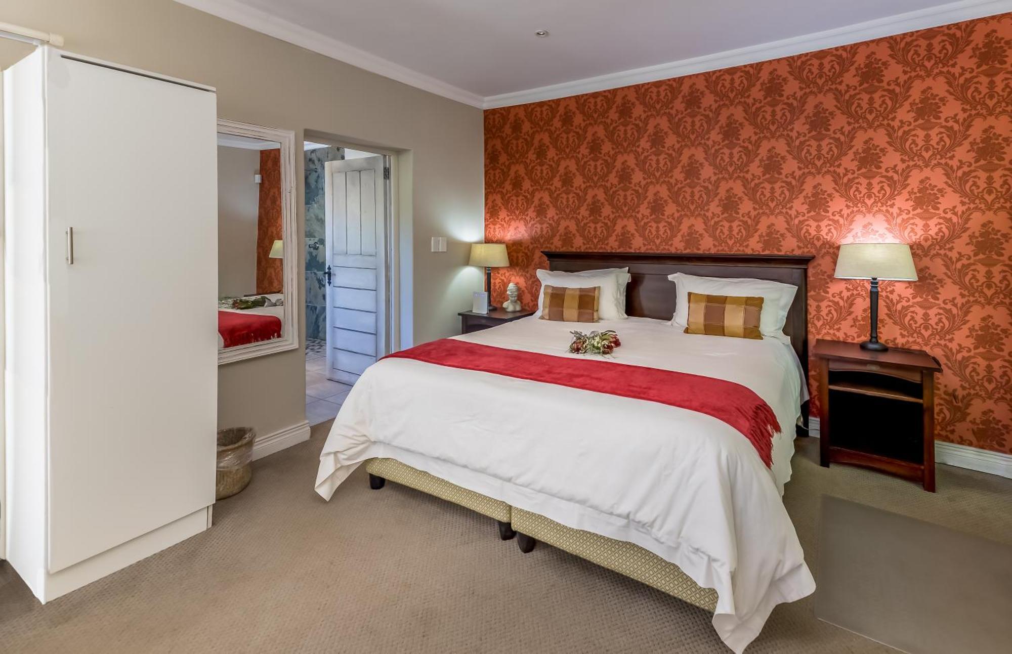 Luxury Double or Twin Room 3 Oranje Nassua Street