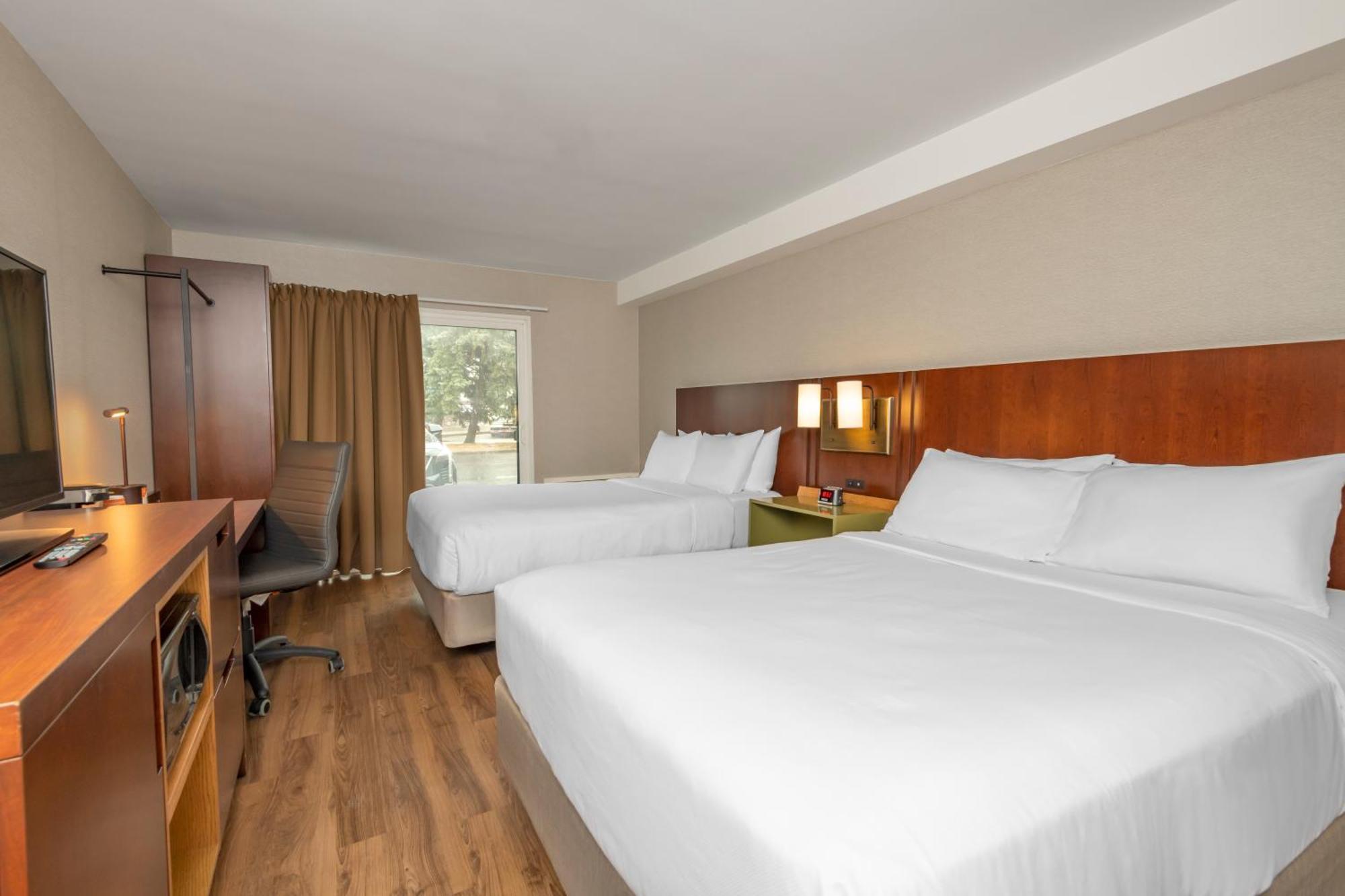 Queen Room Two Queen Beds Non-Smoking