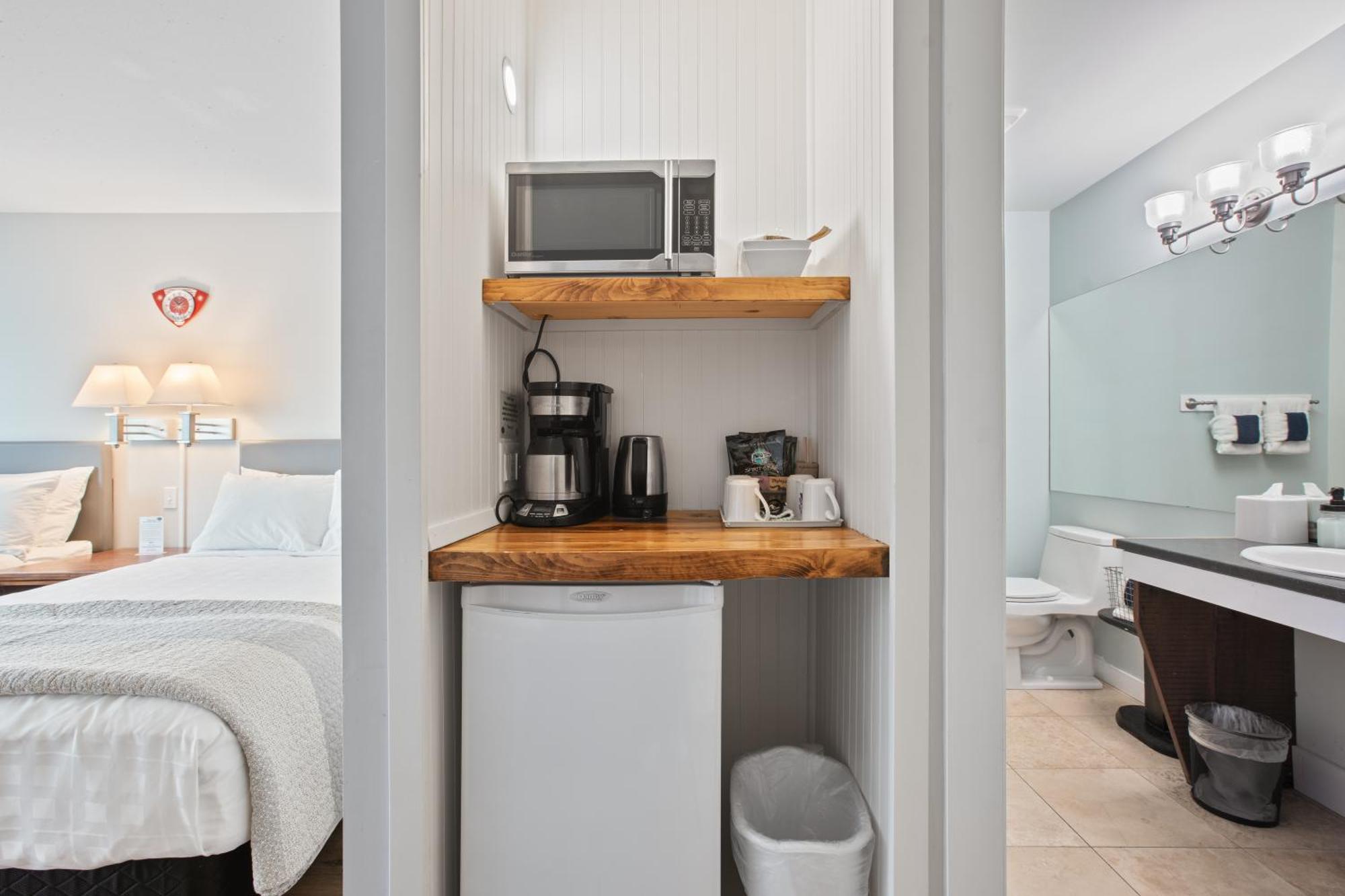 Kitchenette Suite with Balcony and Water View,892949227:JPEG