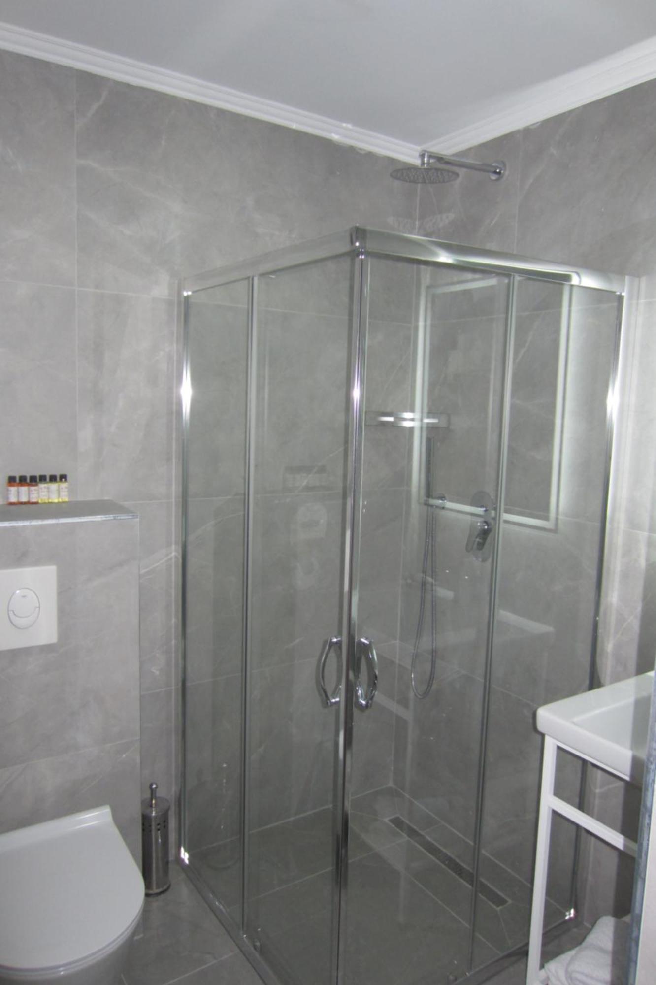 Economy Triple Room
