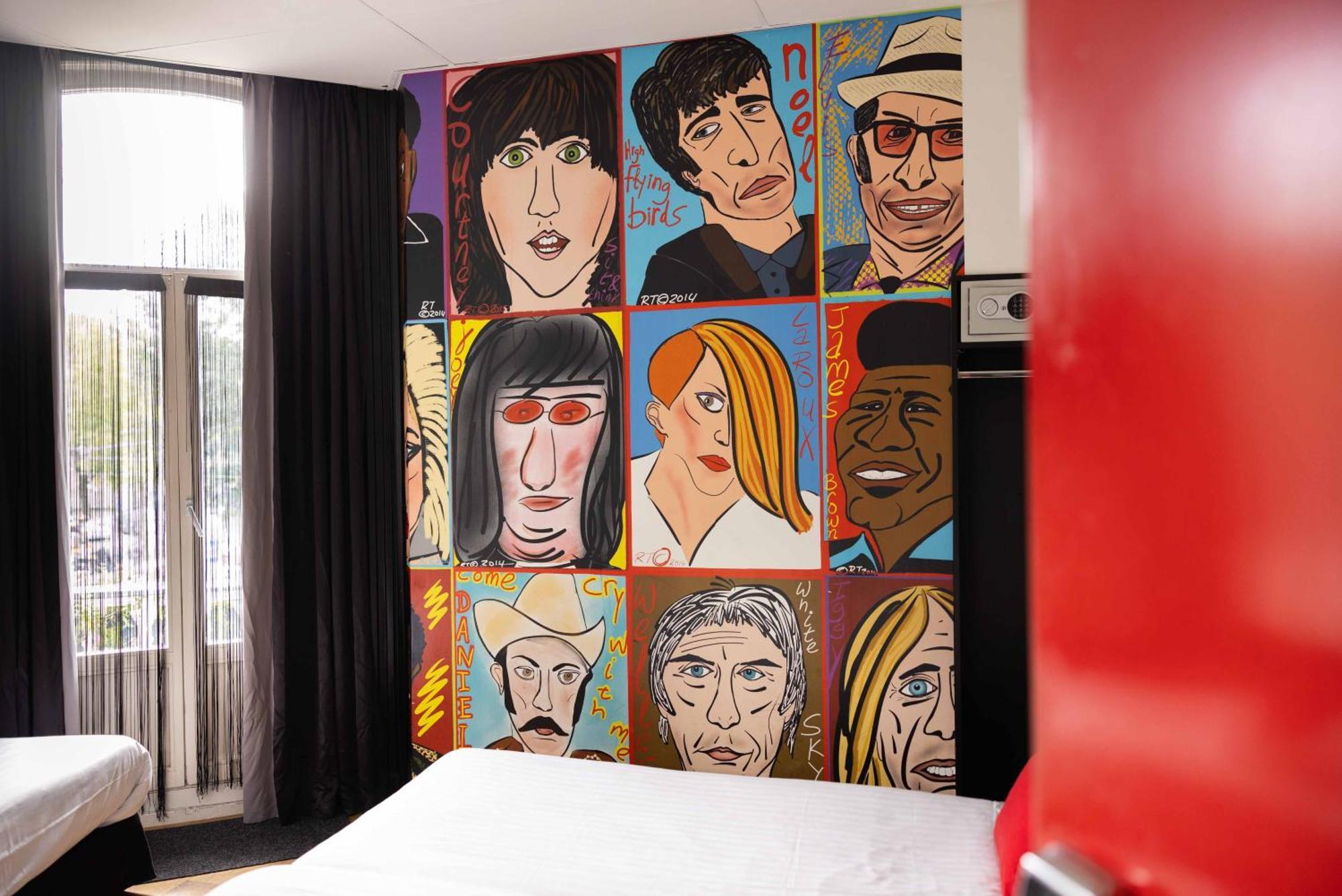 Quarto Triplo com WC e Casa de Banho Partilhada