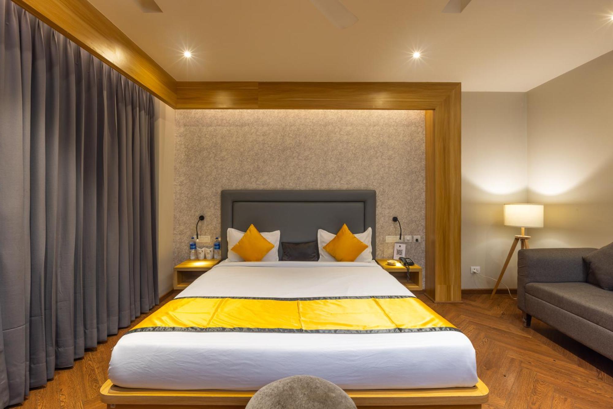 Deluxe Suite with 10% discount on food,1520305486:JPEG
