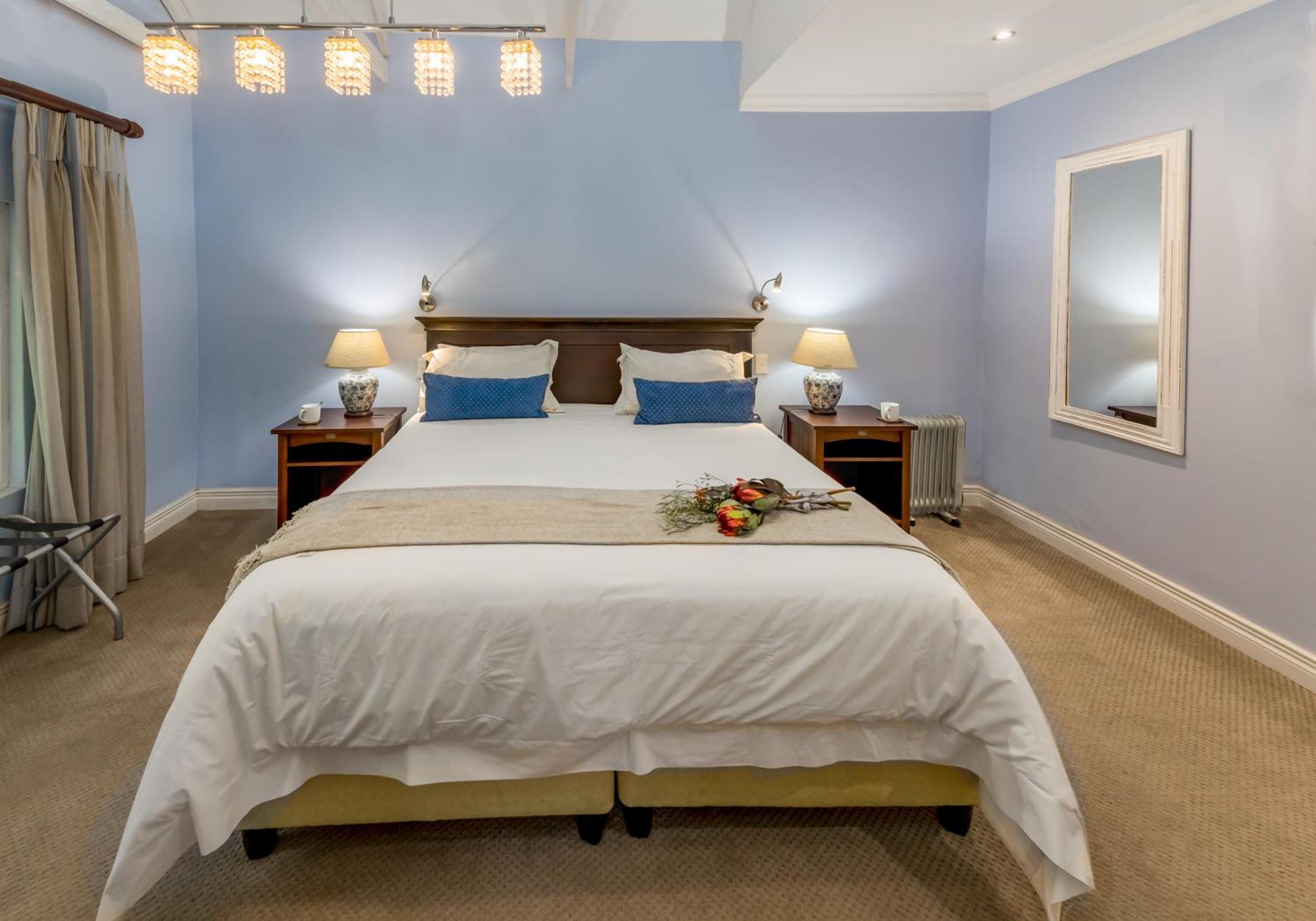 Luxury Double or Twin Room 3 Oranje Nassua Street