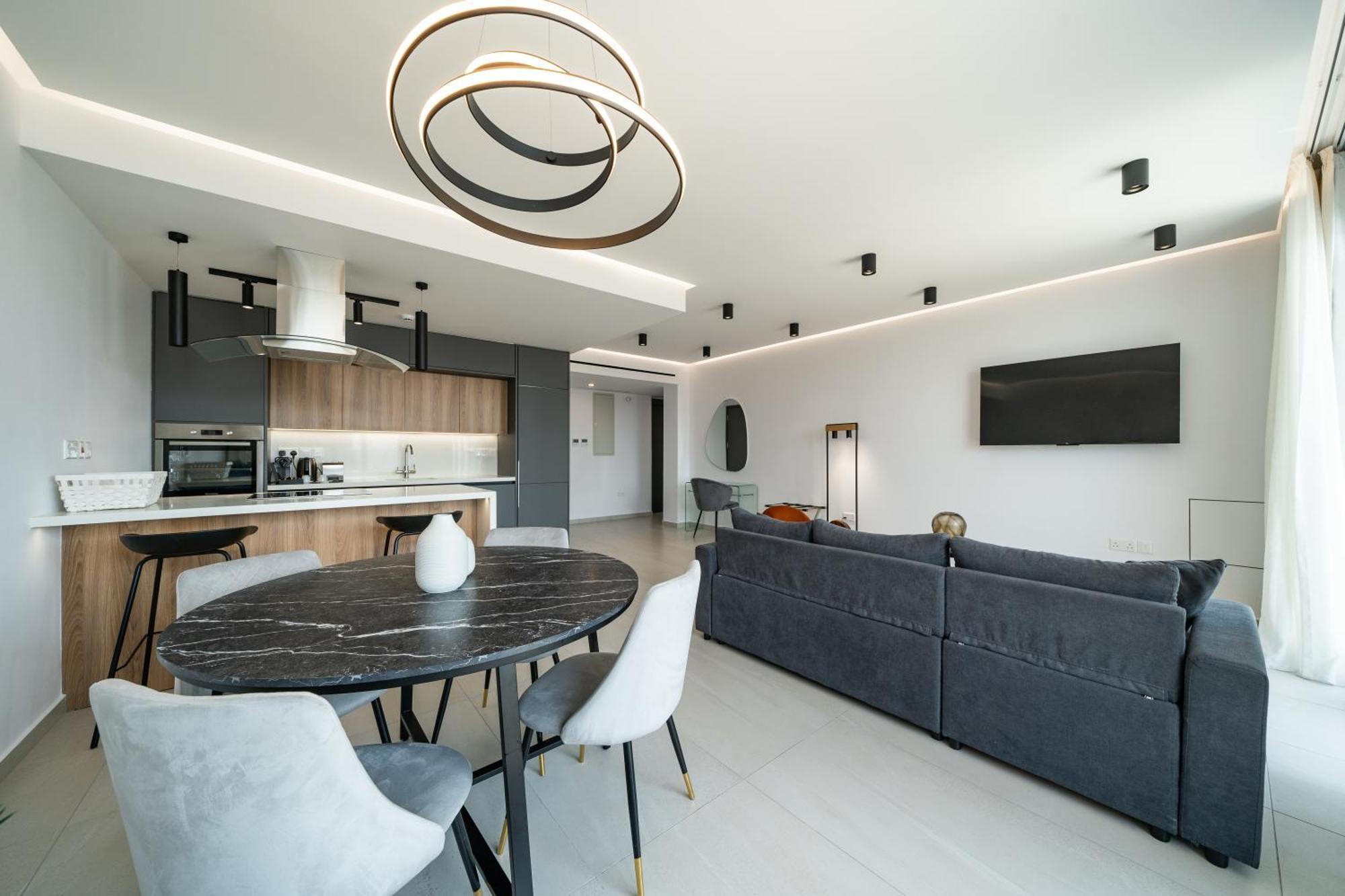 Executive One-bedroom Apartment with Sea View,1590639168:JPEG