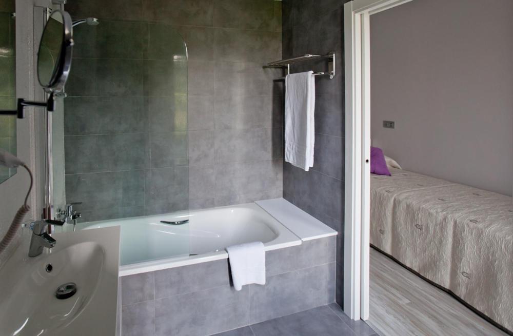 Double or Twin Room,1013460715:JPEG