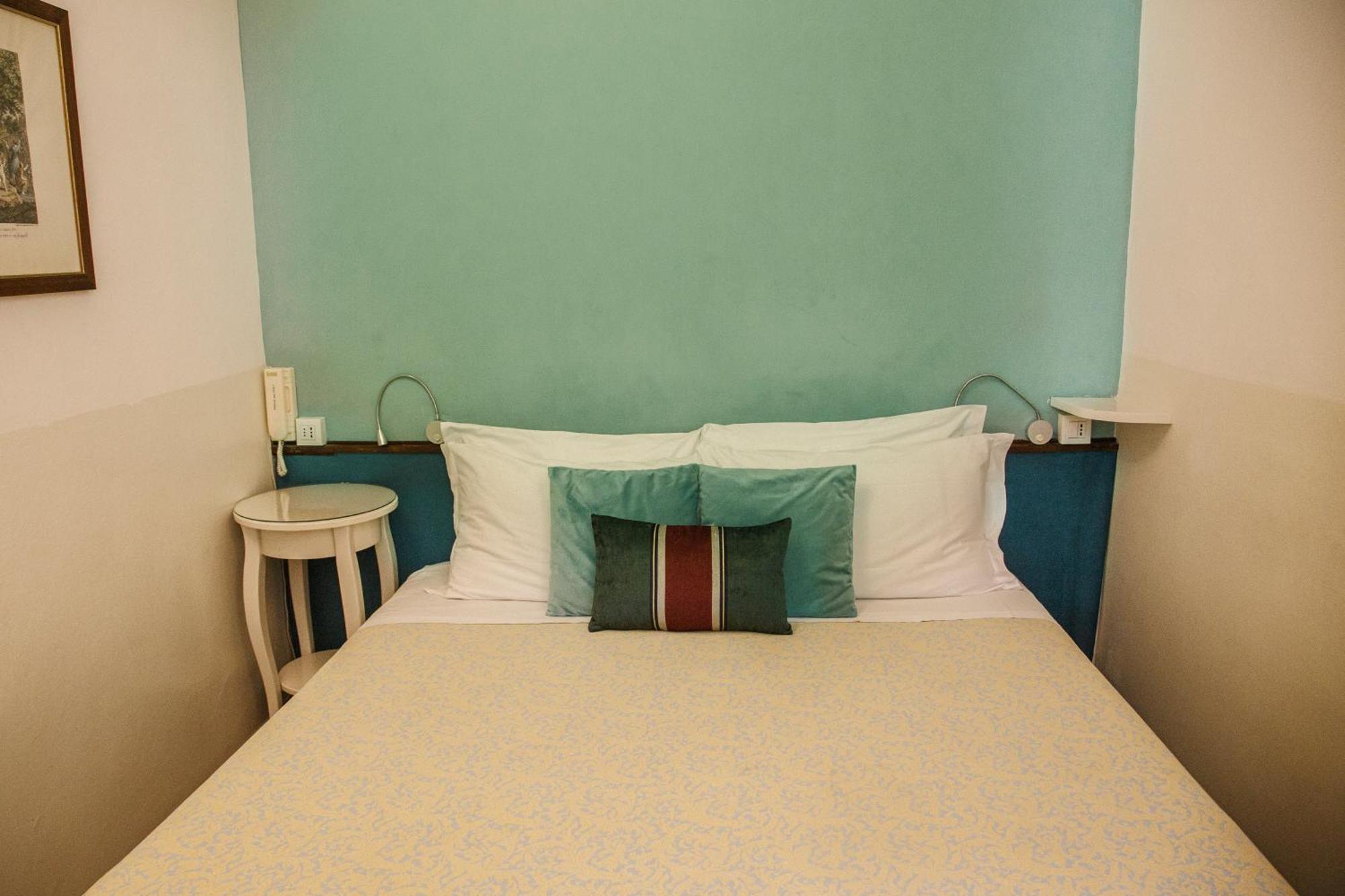 Double Room with Shared Bathroom,1533367666:JPEG