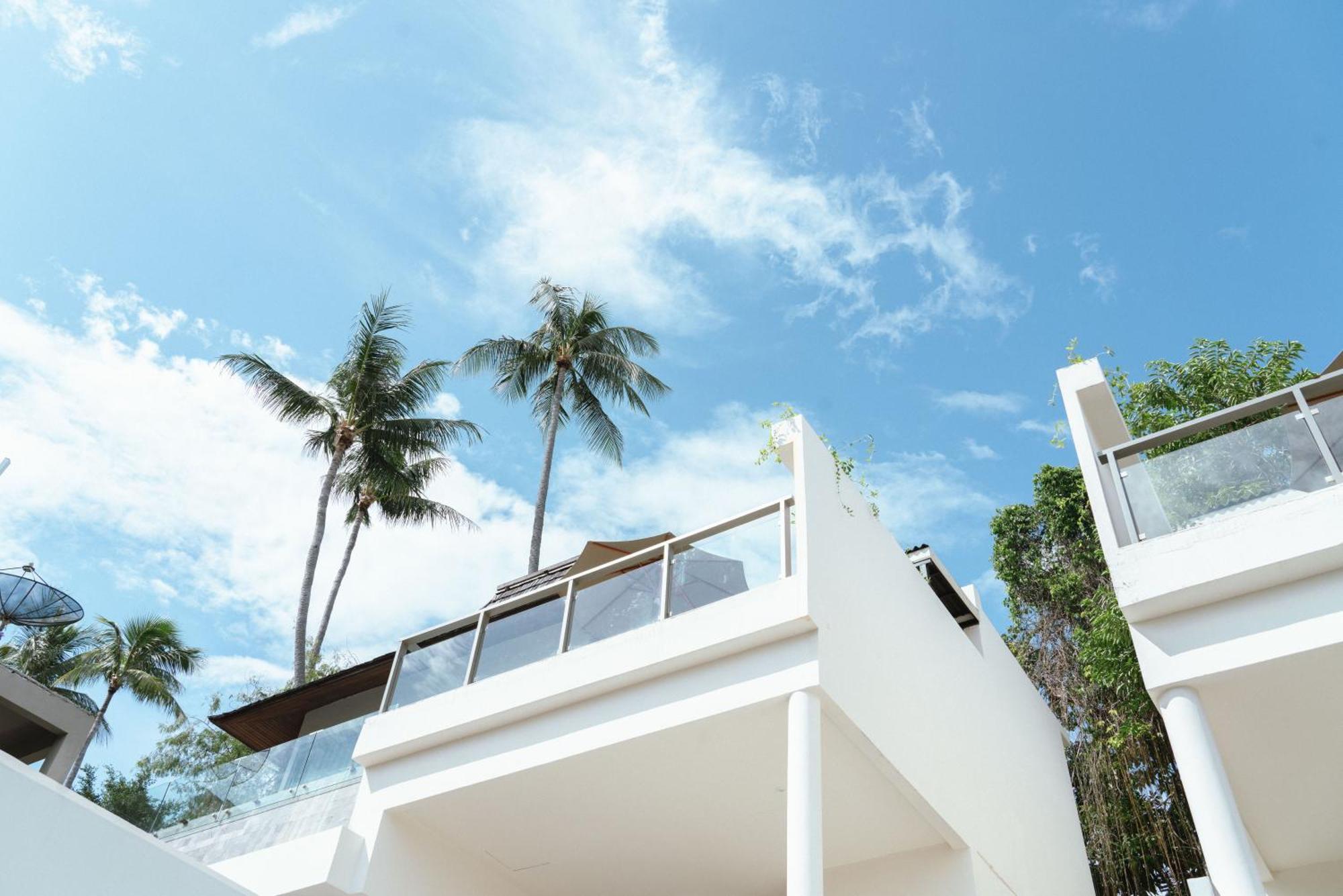 Deluxe Pool Villa Seaview Roundtrip Airport Transfer