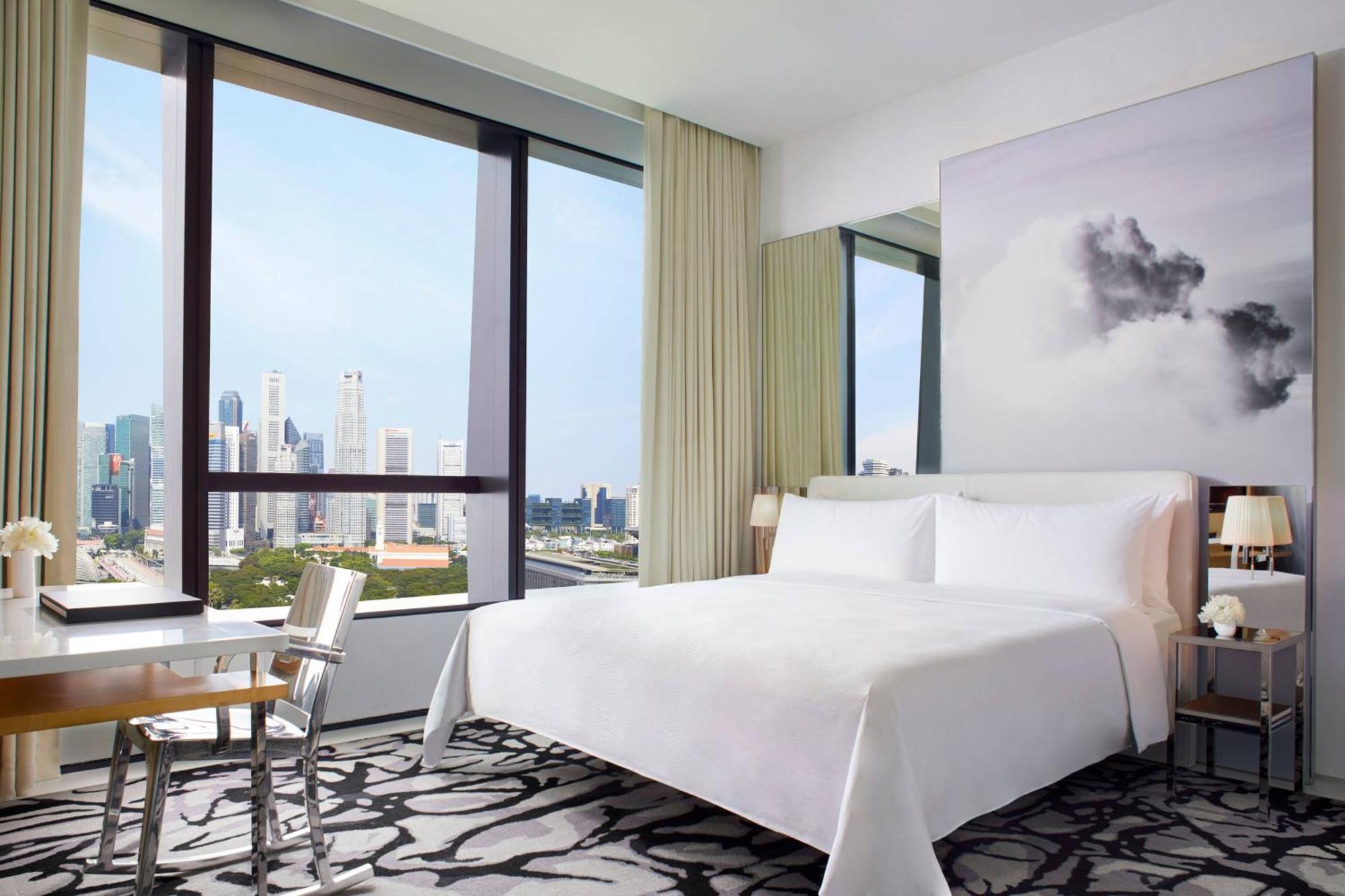 Premier Guest Room 1 King Marina Bay View