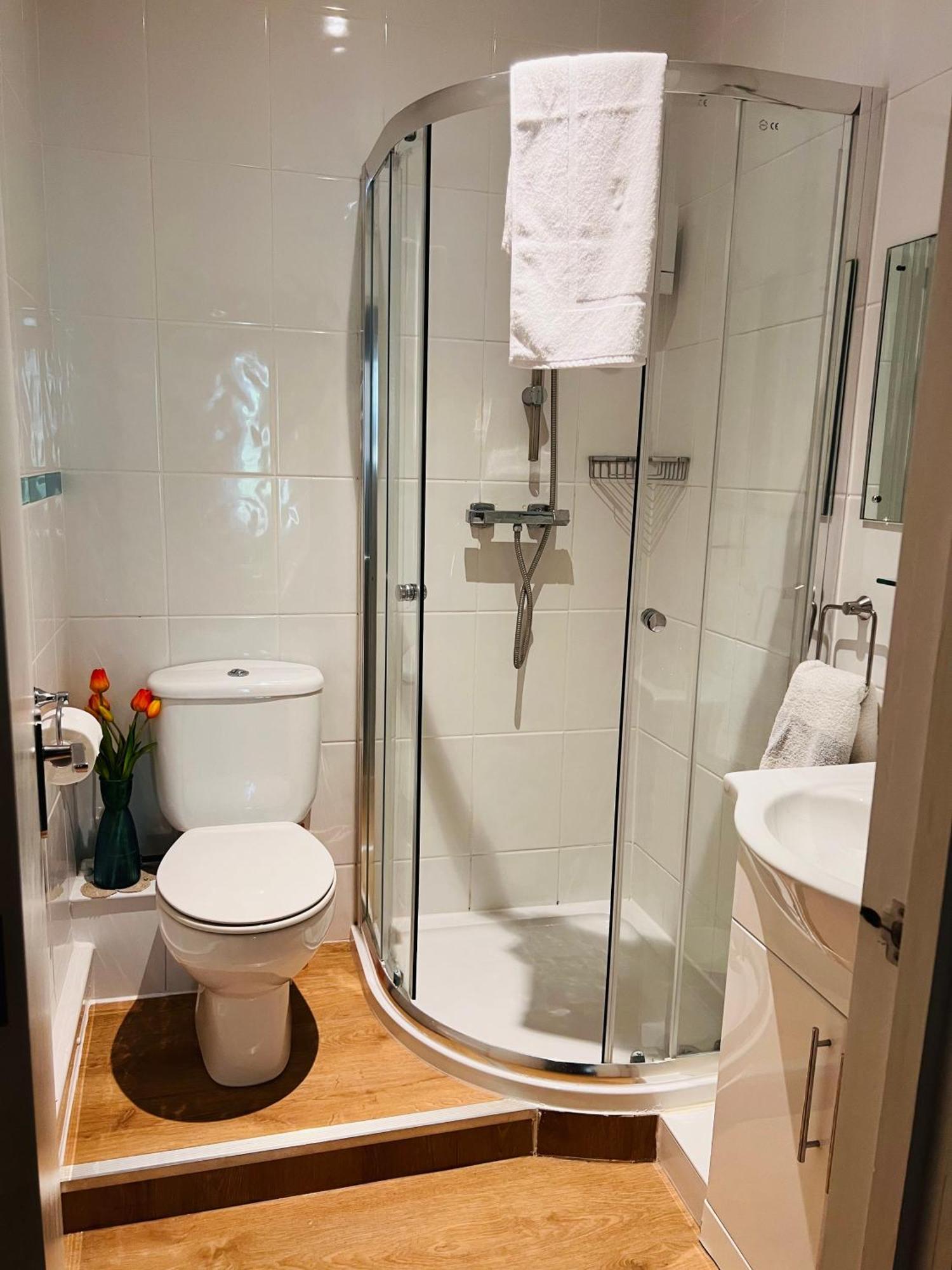 Twin Room Bathroom