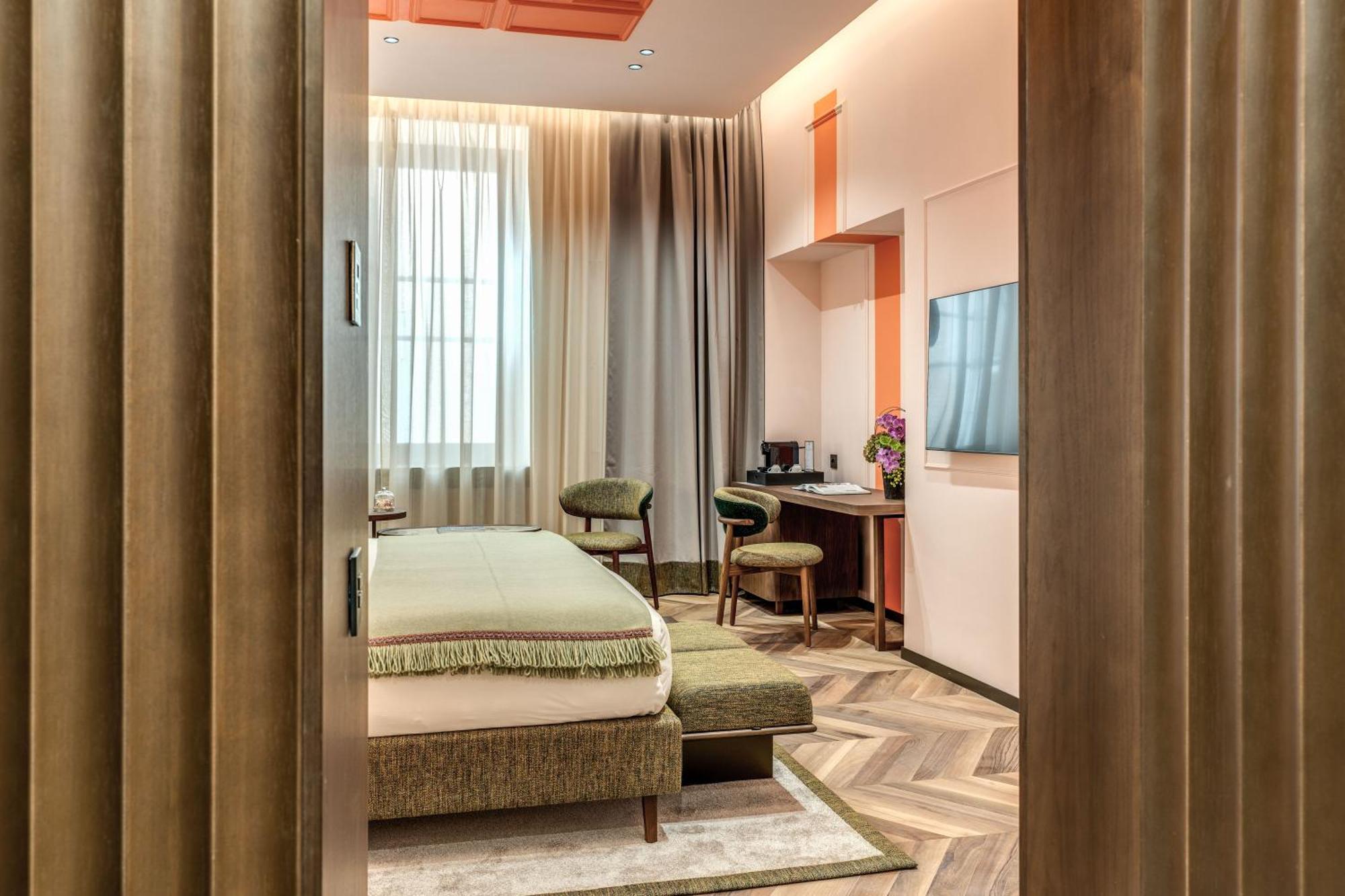 Deluxe Room,1542056443:JPEG