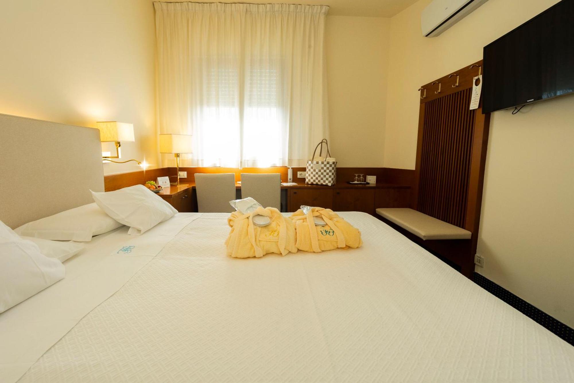 Basic Double or Twin Room