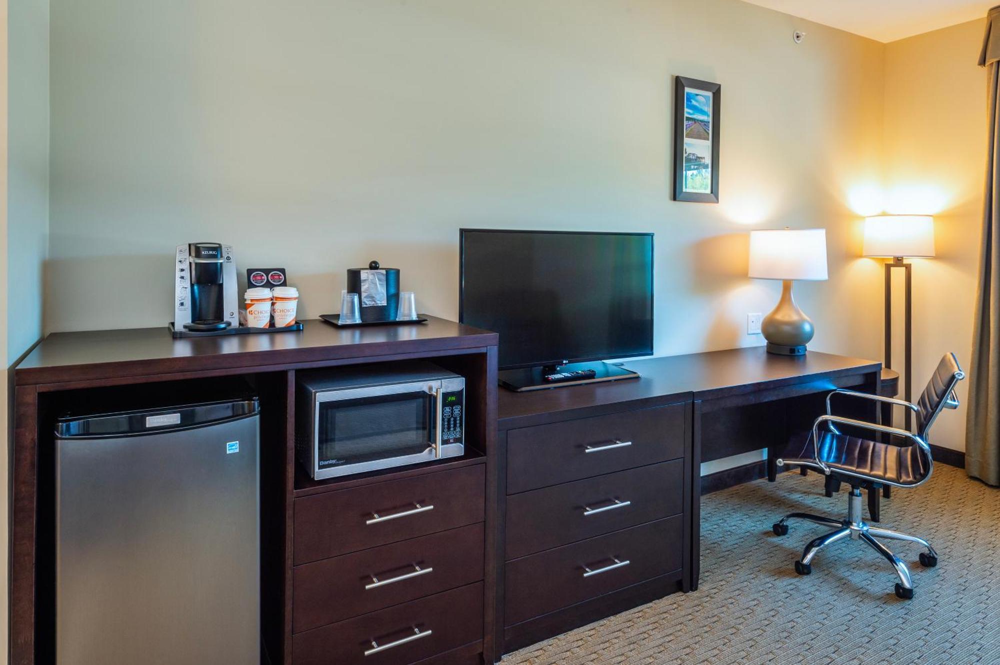 King Suite Accessible or Non-Smoking