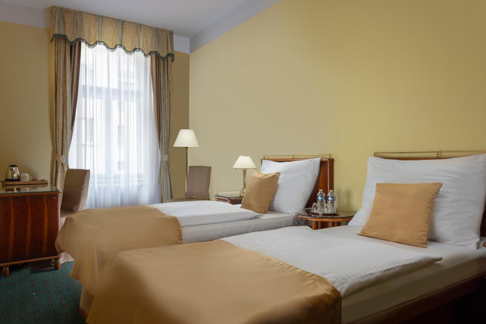 Standard Twin Room,1542549193:JPEG