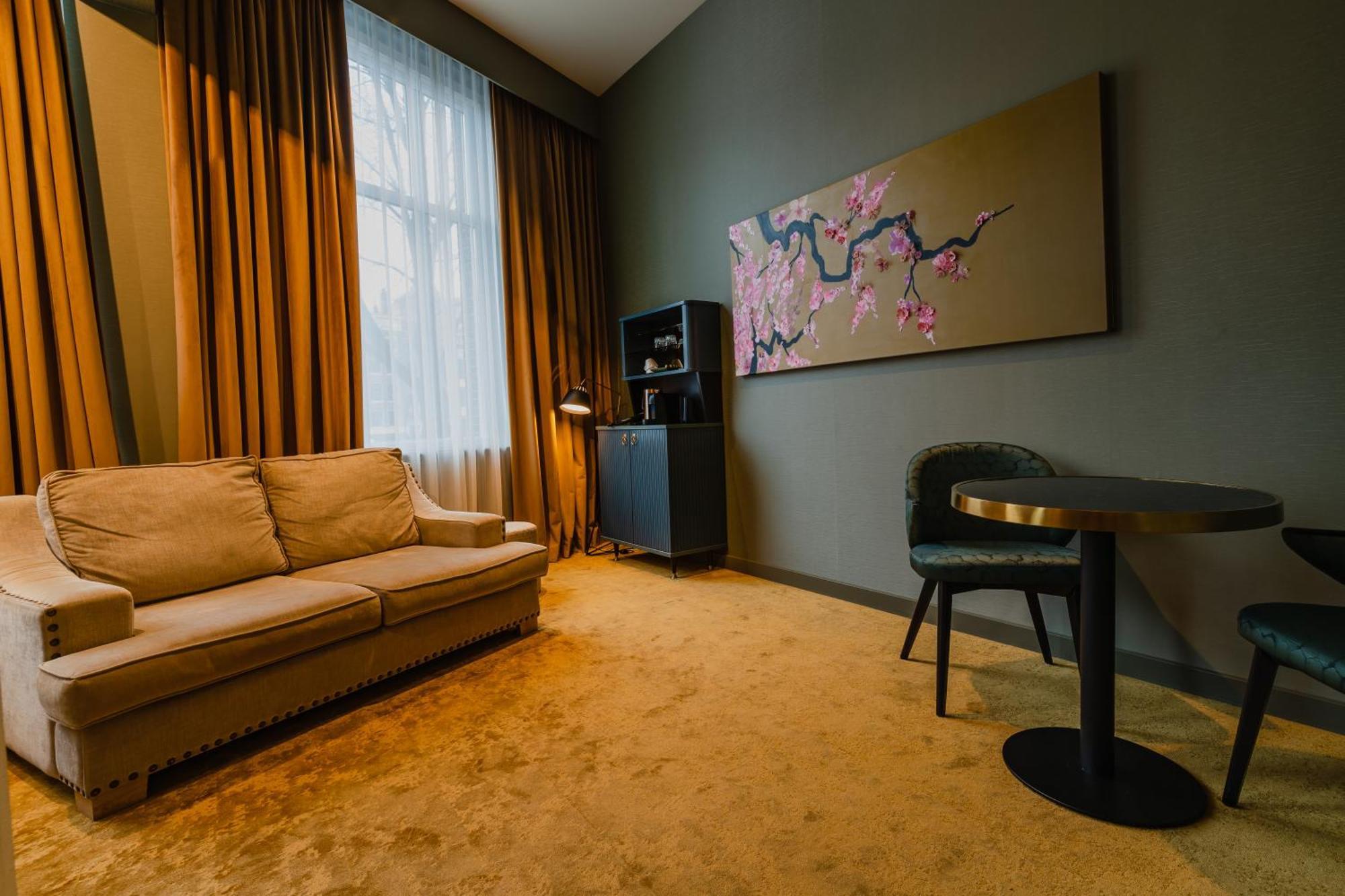 Junior Suite,1544768314:JPEG