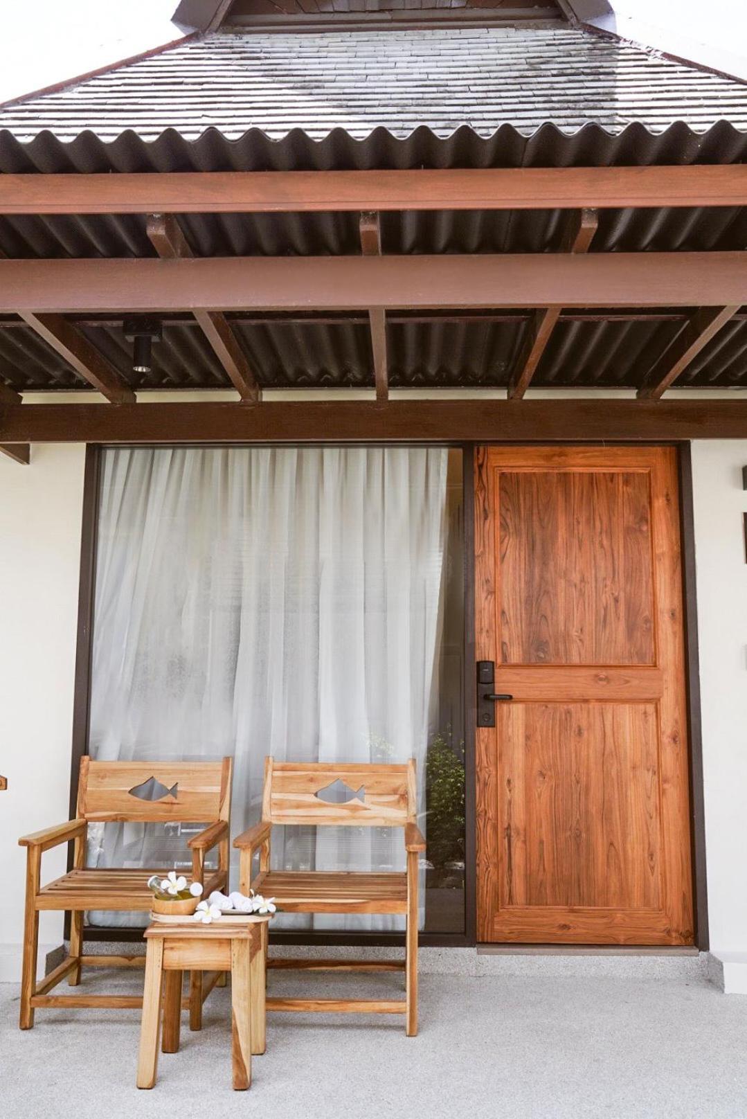 Deluxe Villa One-Way Airport Transfer