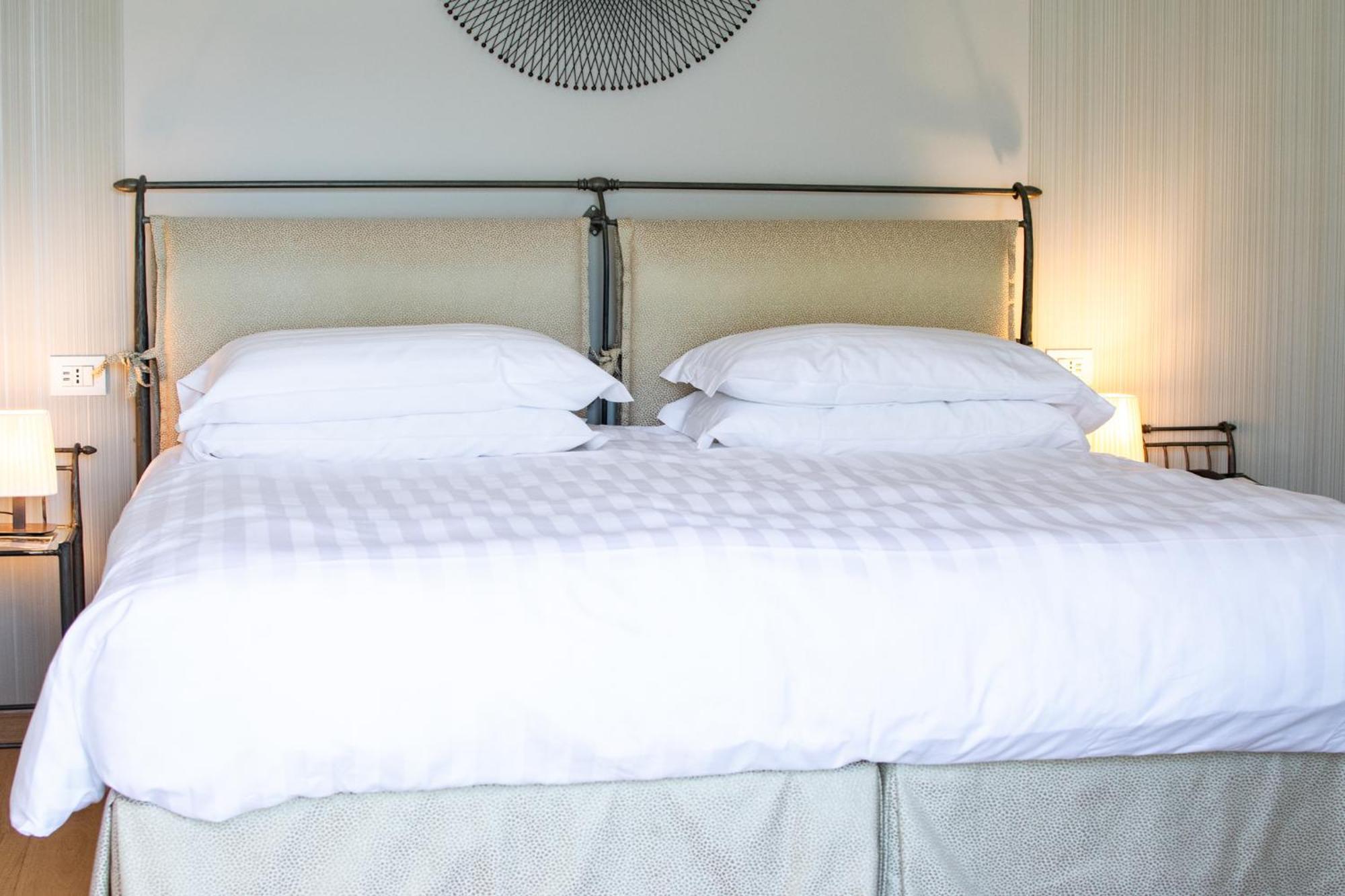 Deluxe Double or Twin Room Lake View