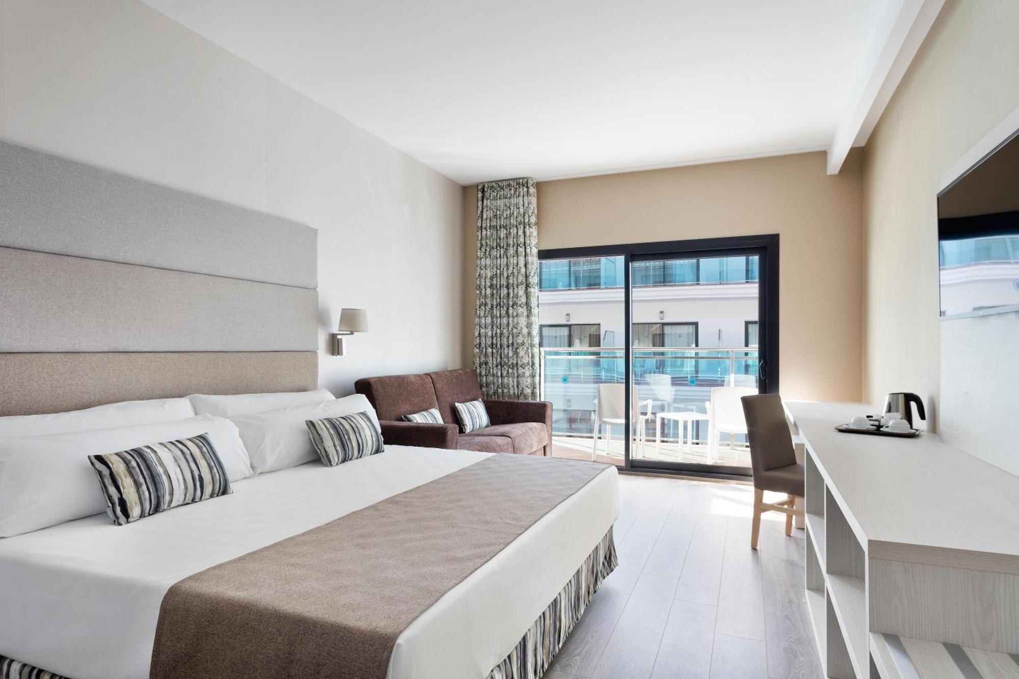 Superior Double Room (2 Adults + 1 Child),1545589966:JPEG