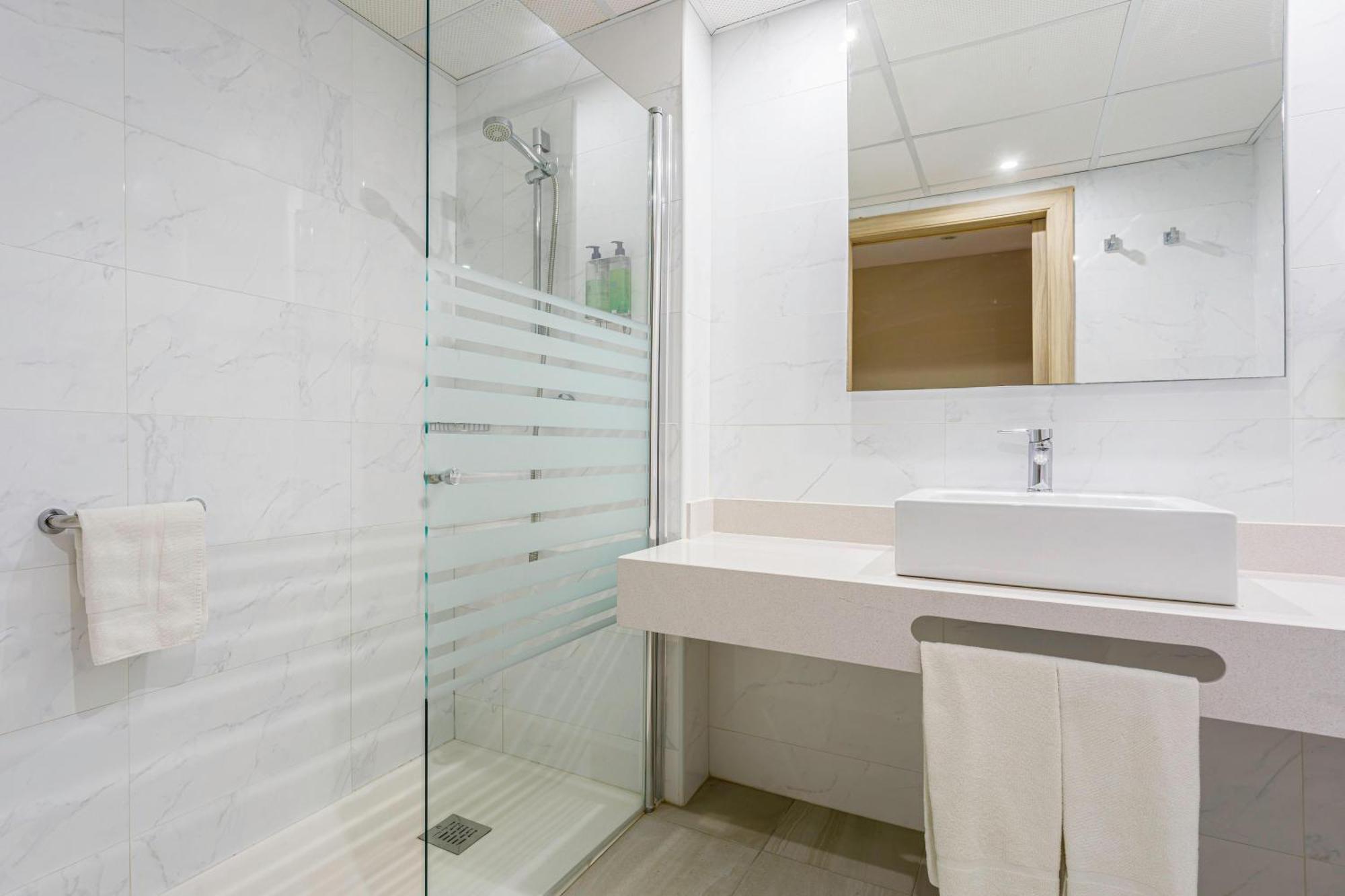 Standard Double Room (2 Adults)