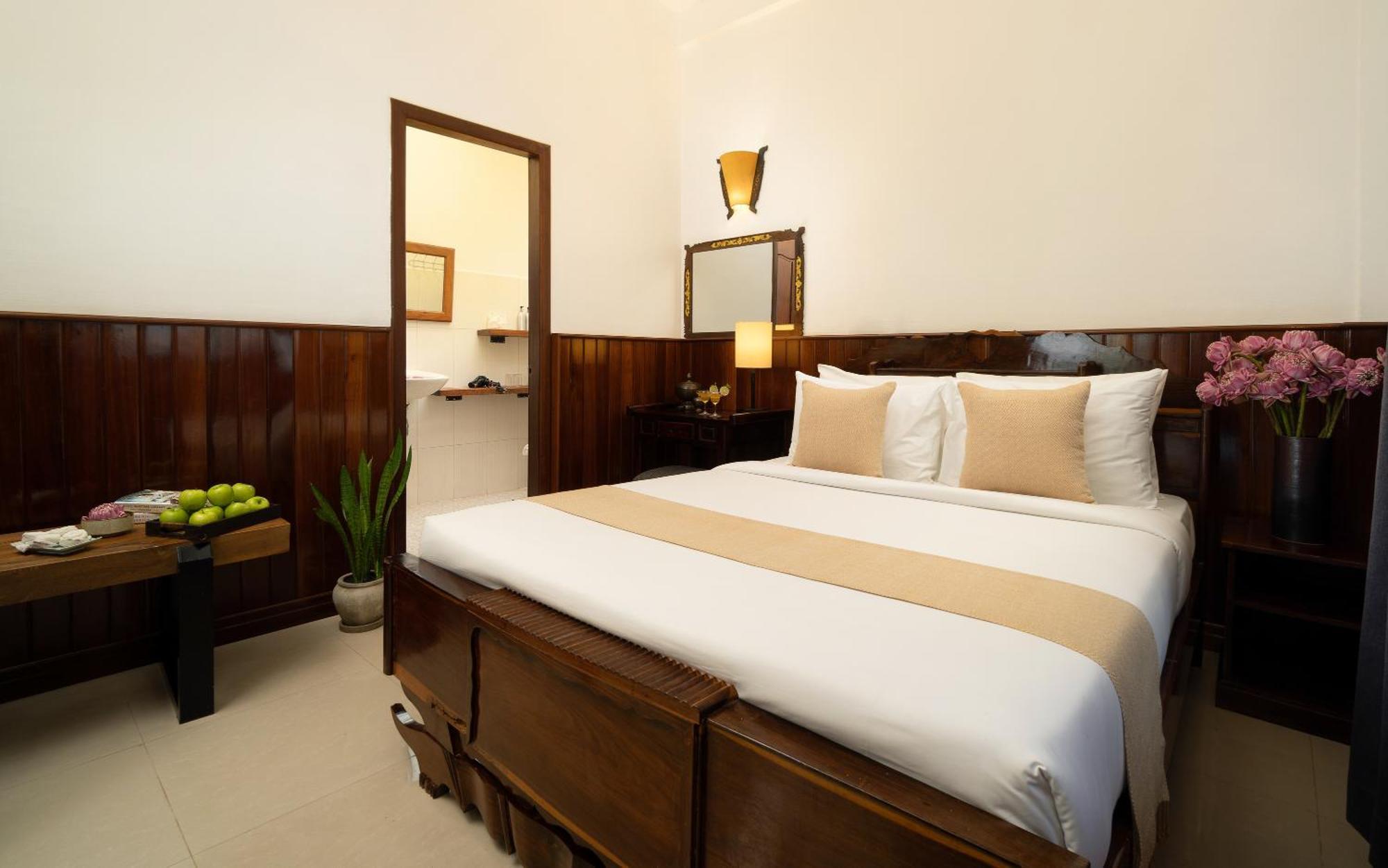 Budget Double Room - Free Workspace + Afternoon Tea + Tree Planting