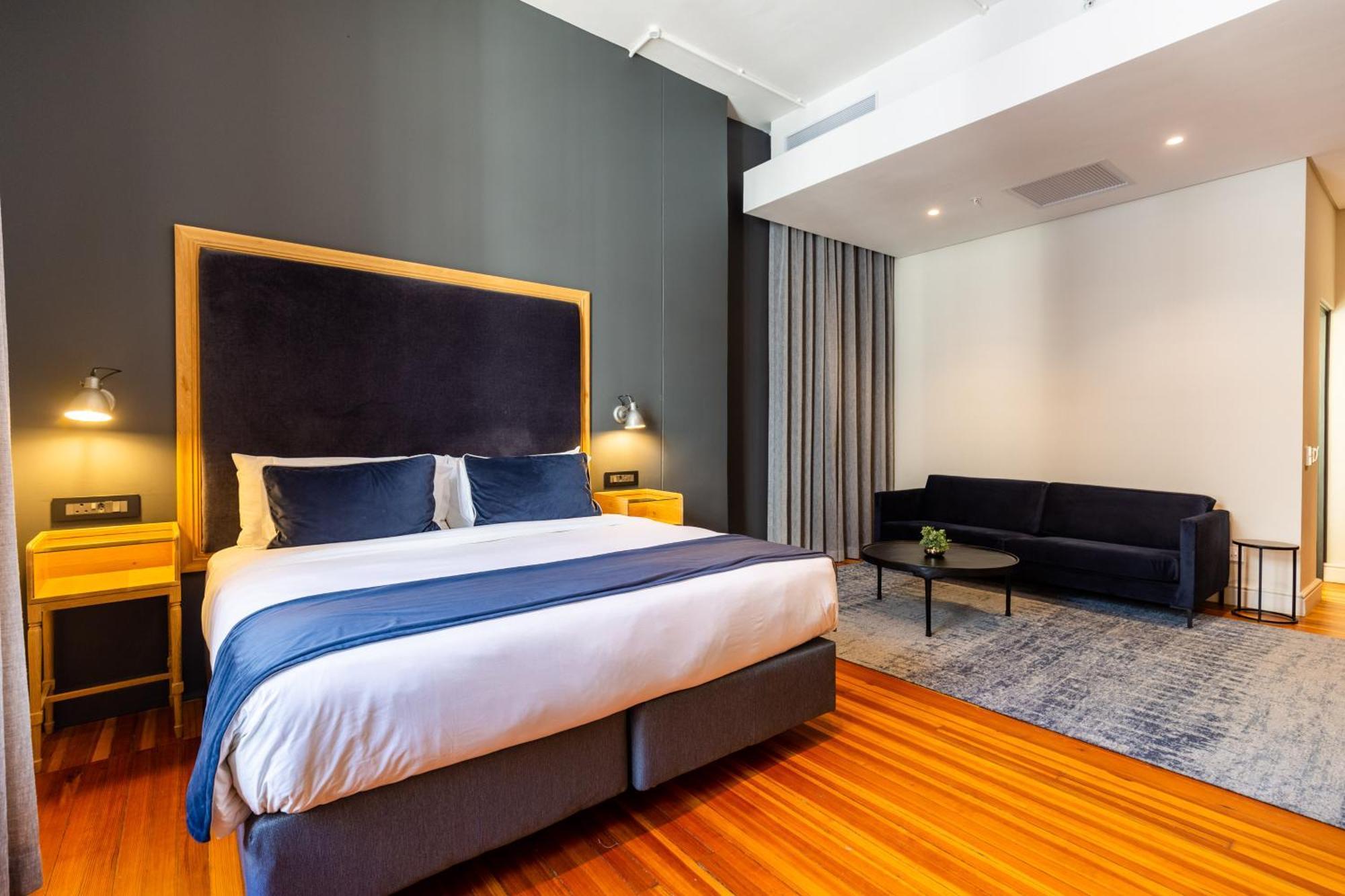 Luxury Suite,1593787168:JPEG