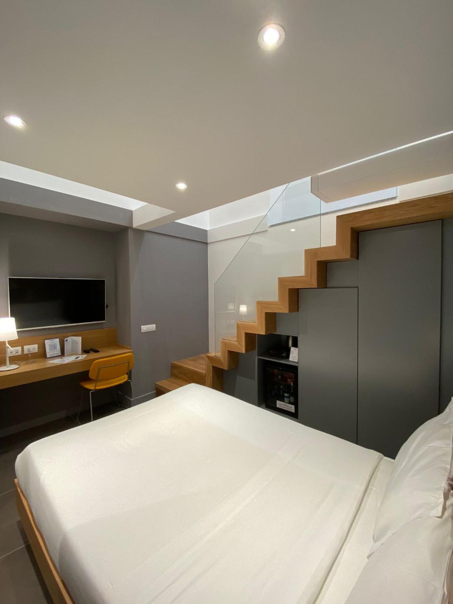 Budget Double Room courtyard view basement floor