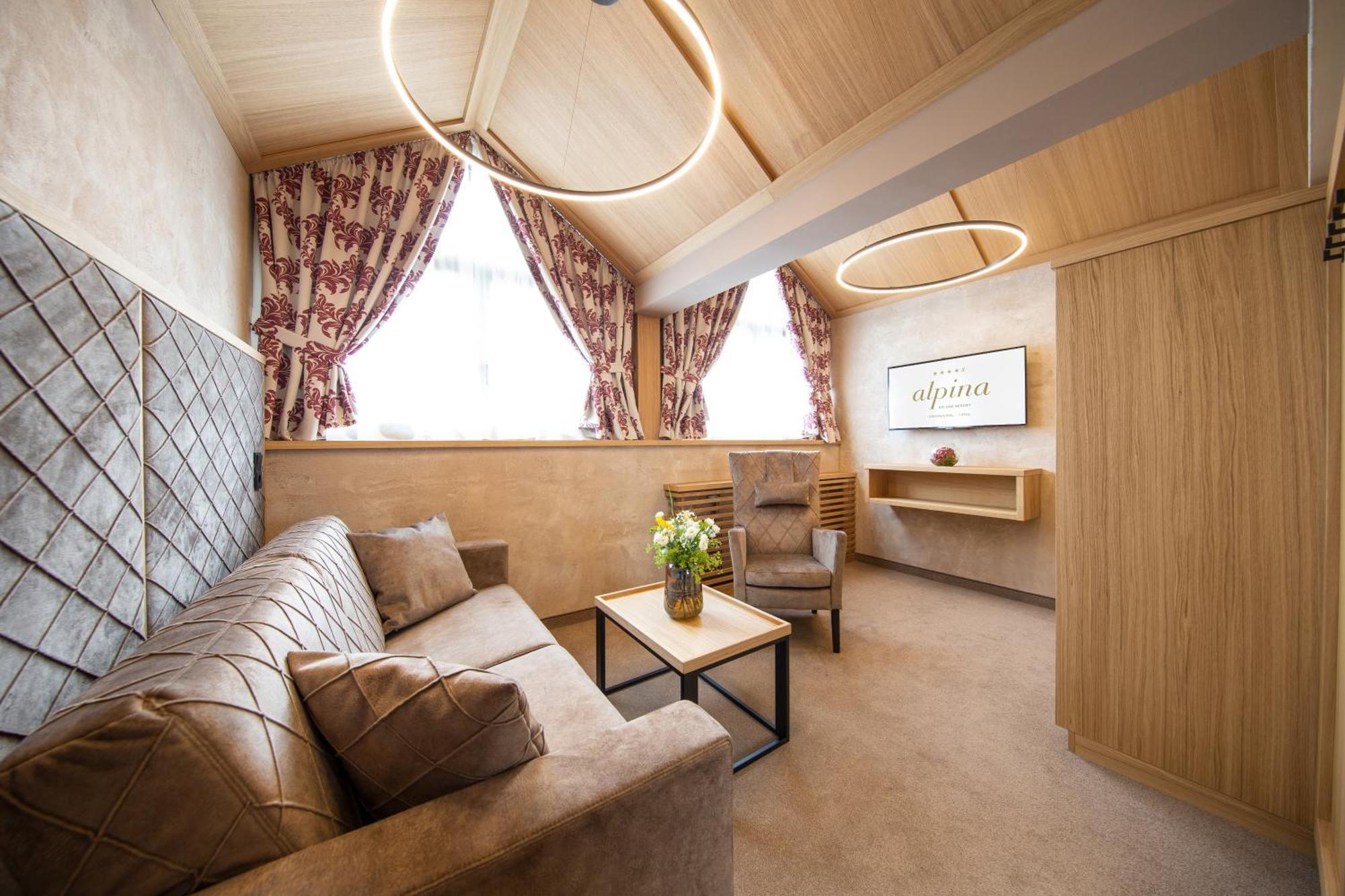 One-Bedroom Suite Balcony Annex