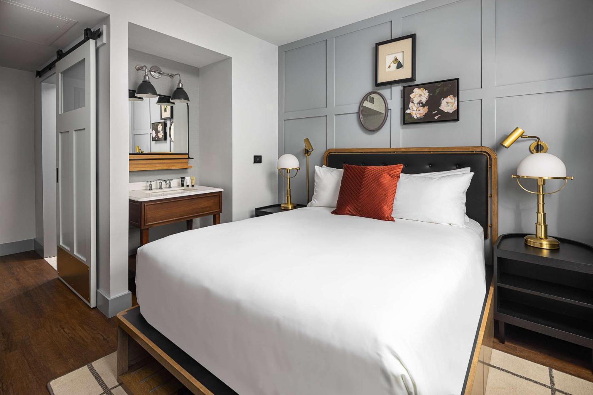 One-Bedroom King Suite