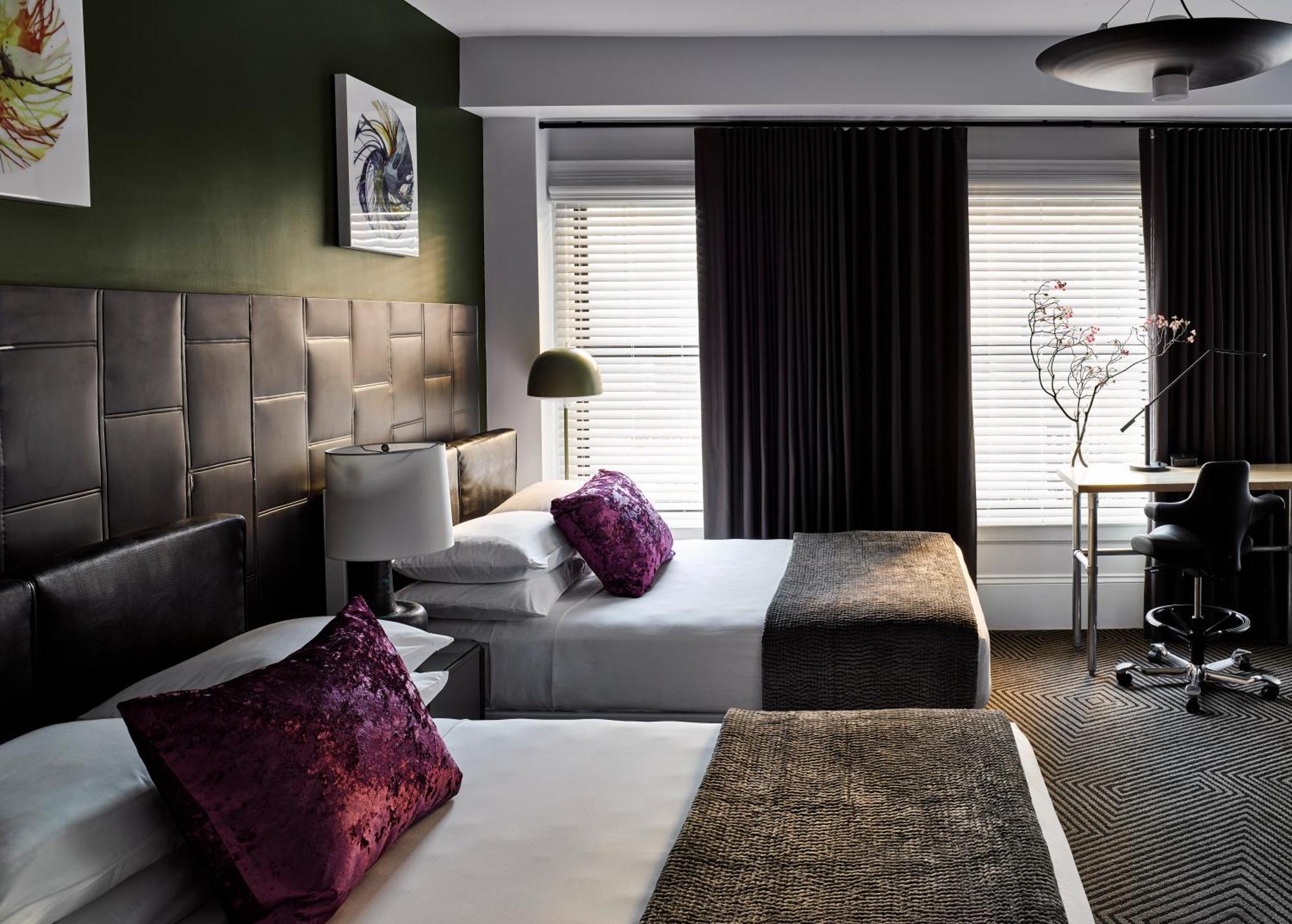 Premier Queen Room Disability Access