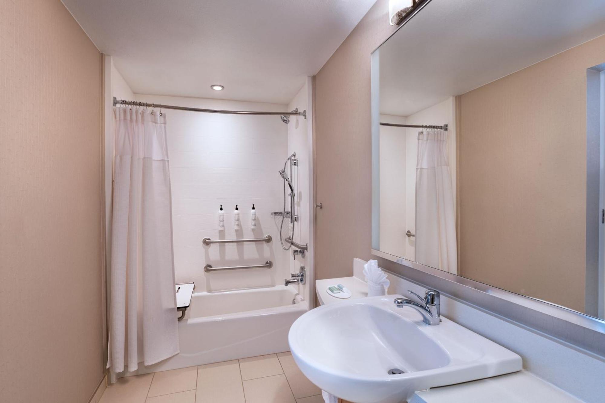 One-Bedroom Queen Suite with Two Queen Beds, Bunk Bed and Trundle Sofa