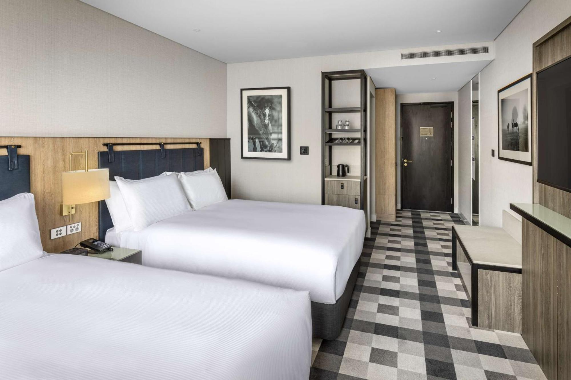 Queen Guest Room,1552613467:JPEG