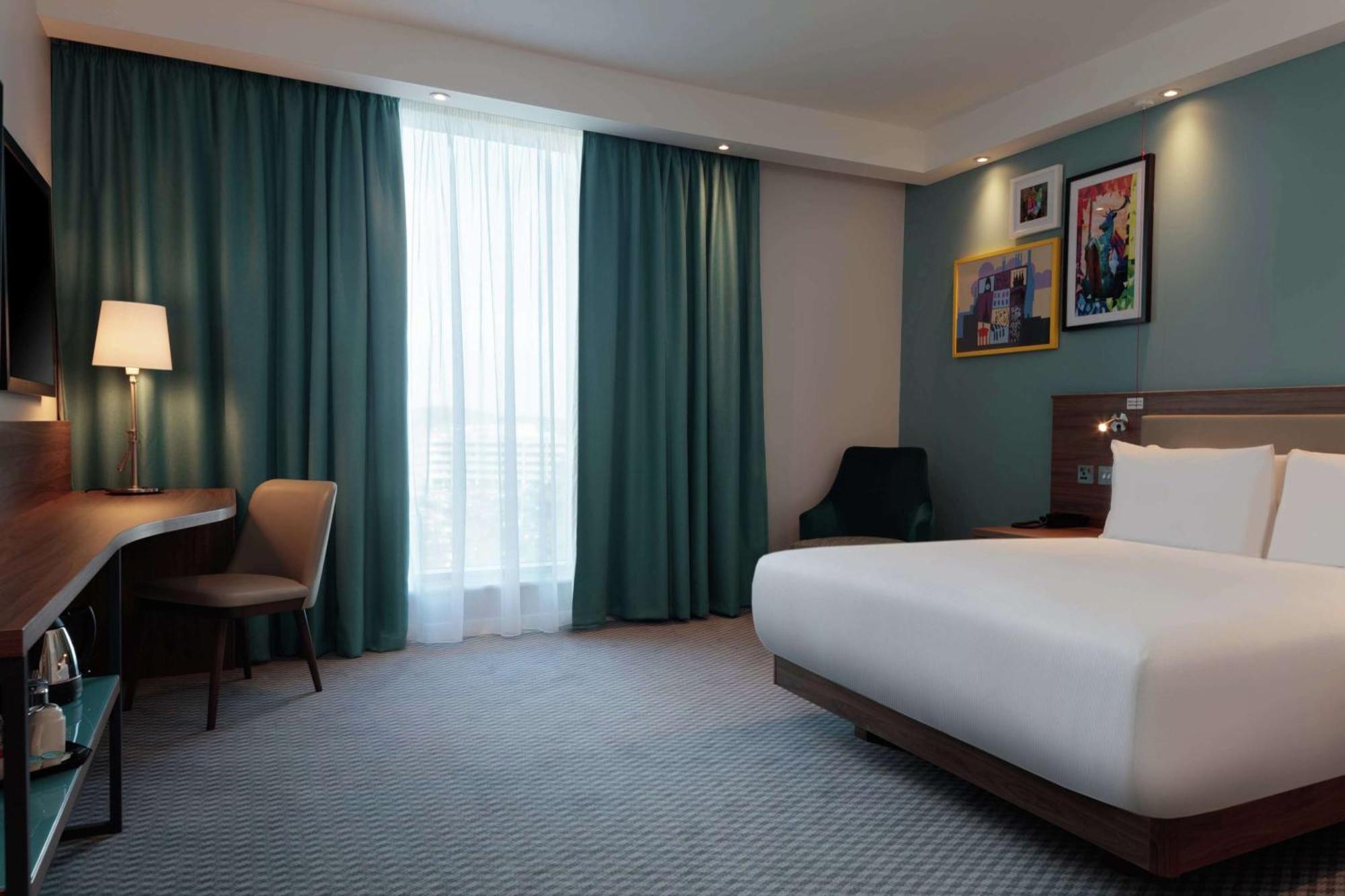 Queen Room UK King Bed Mobility Access