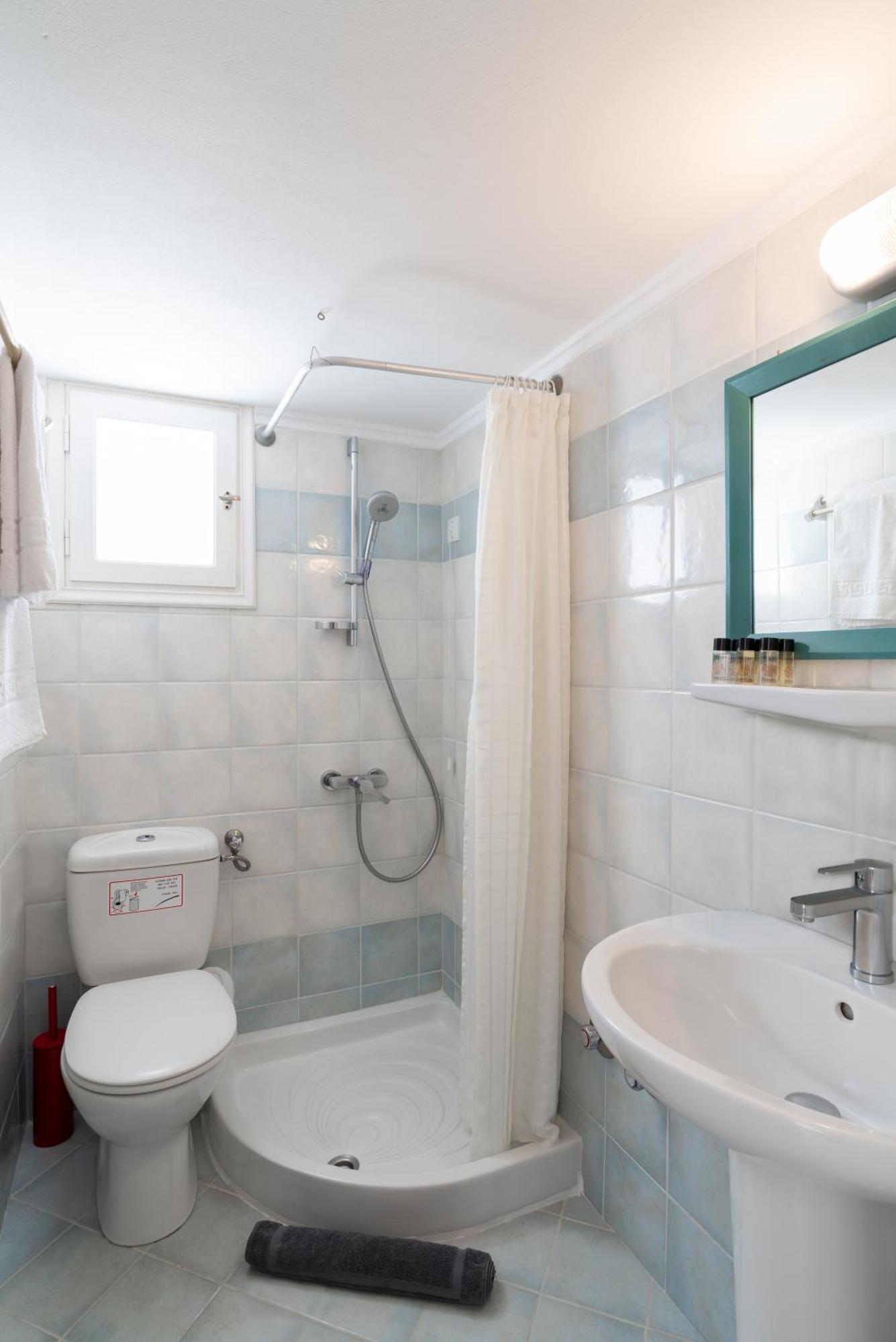 Deluxe Double or Twin Room with Pool View,1556887606:JPEG