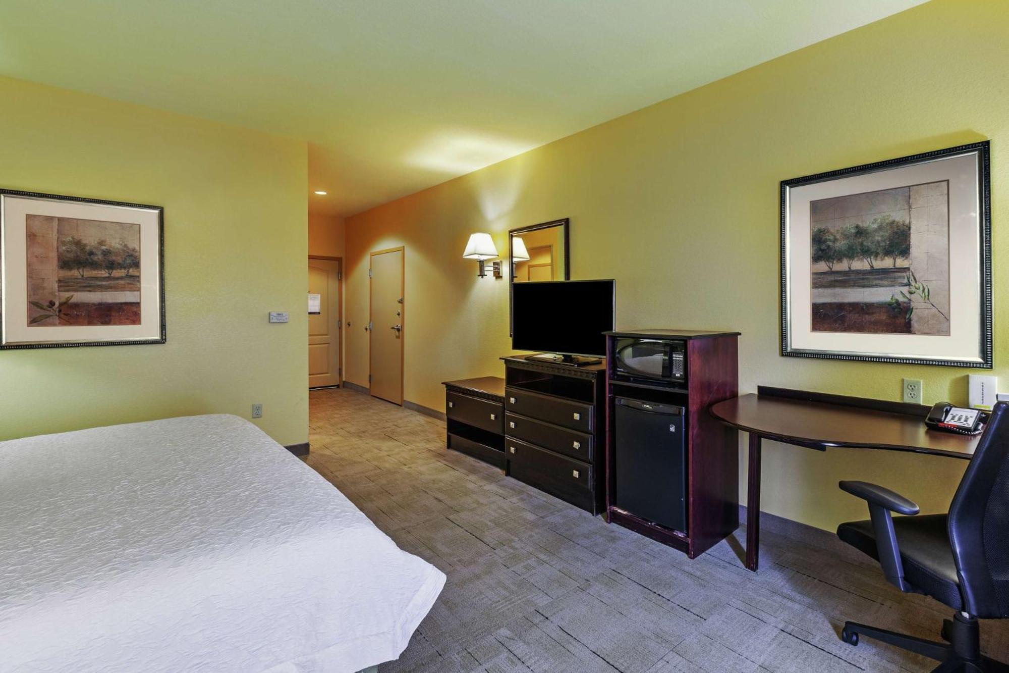 King Room Mobility Access or Non-Smoking