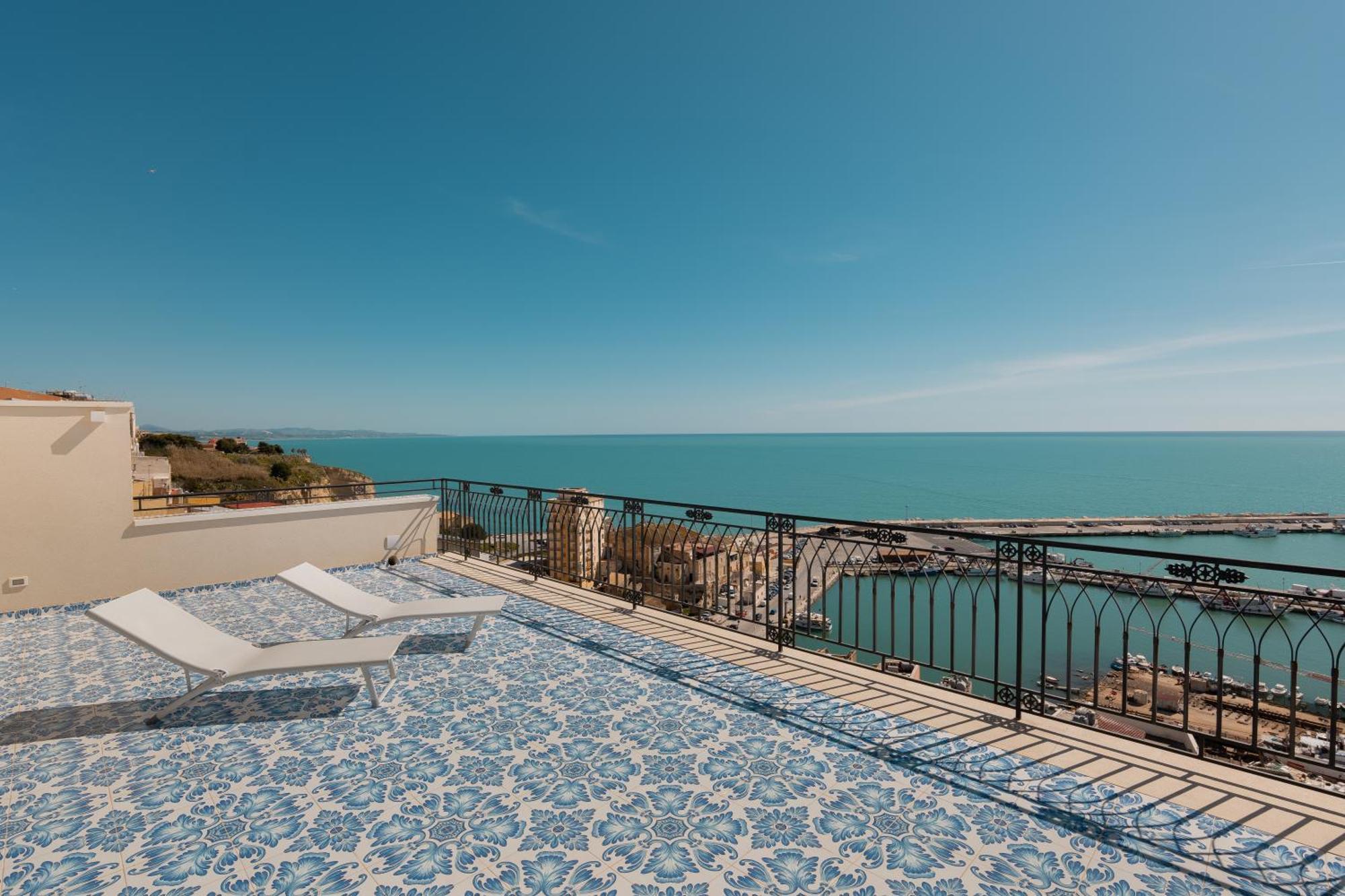 King Suite Sea View