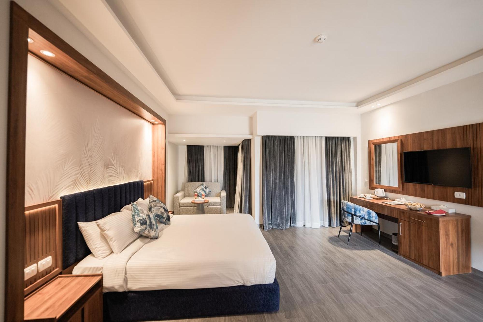 Superior Triple Room with Sea View