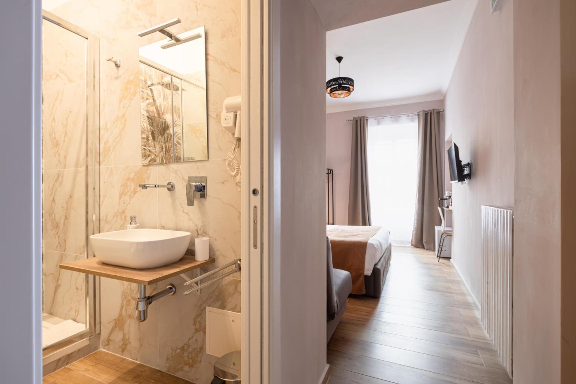 Double Room Private Bathroom