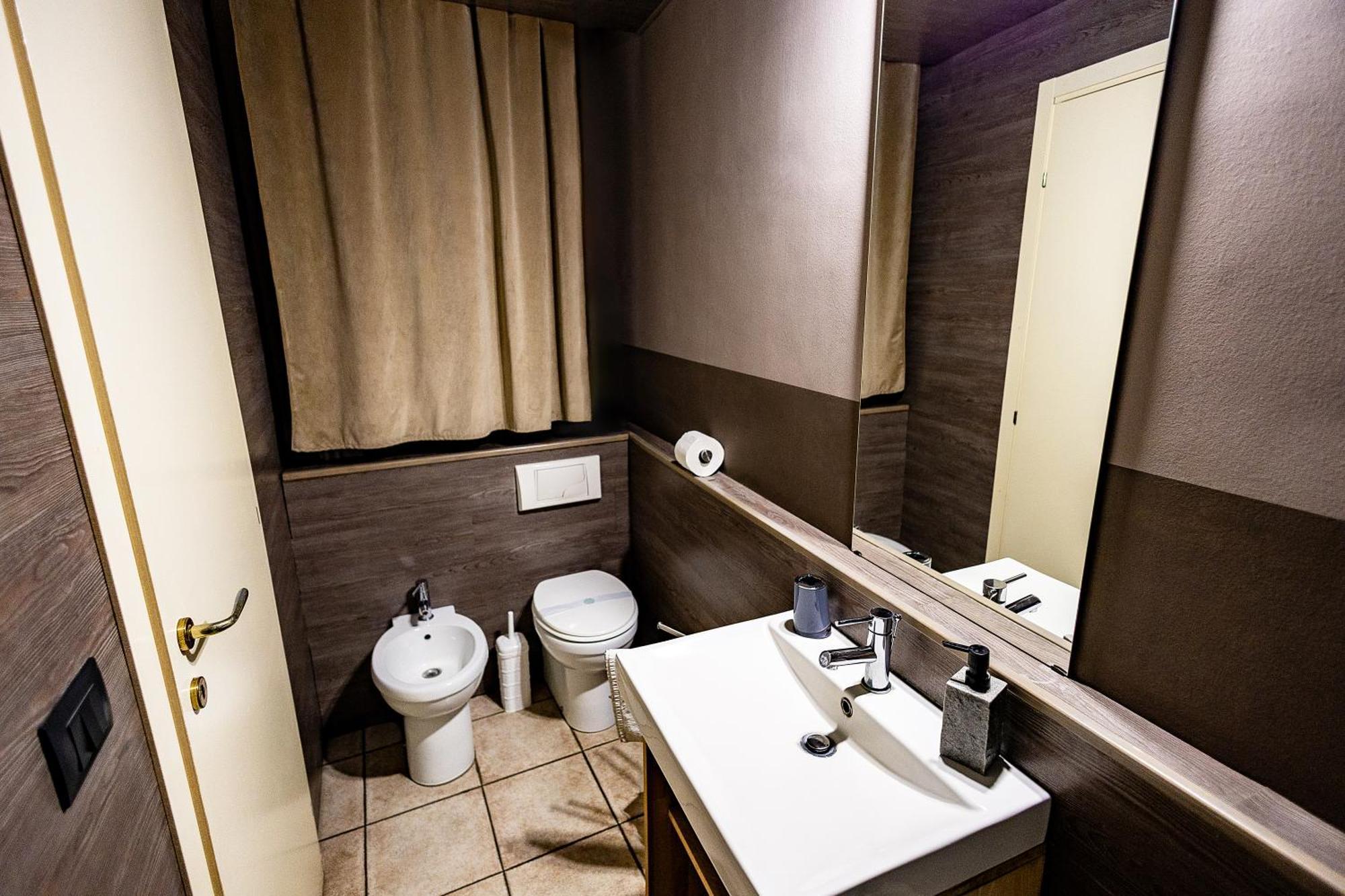 Double Room Private Bathroom