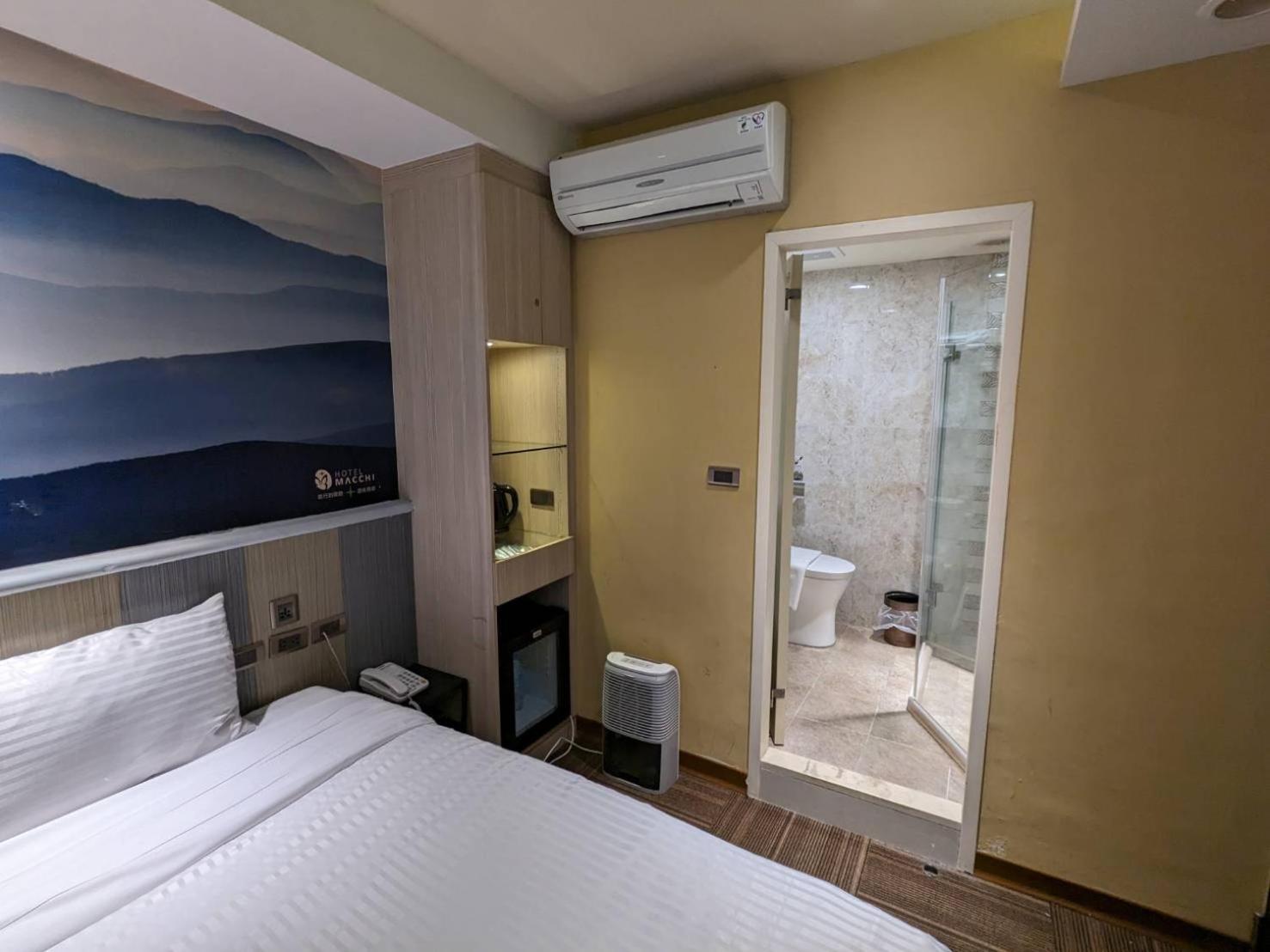 Standard Double Room No Window