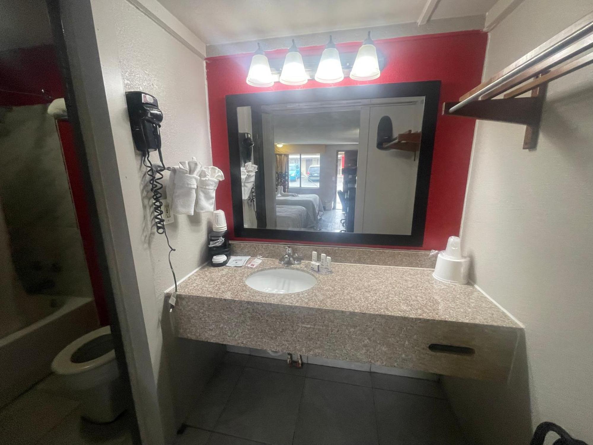 King Room Roll Shower Mobility Access or Non-Smoking
