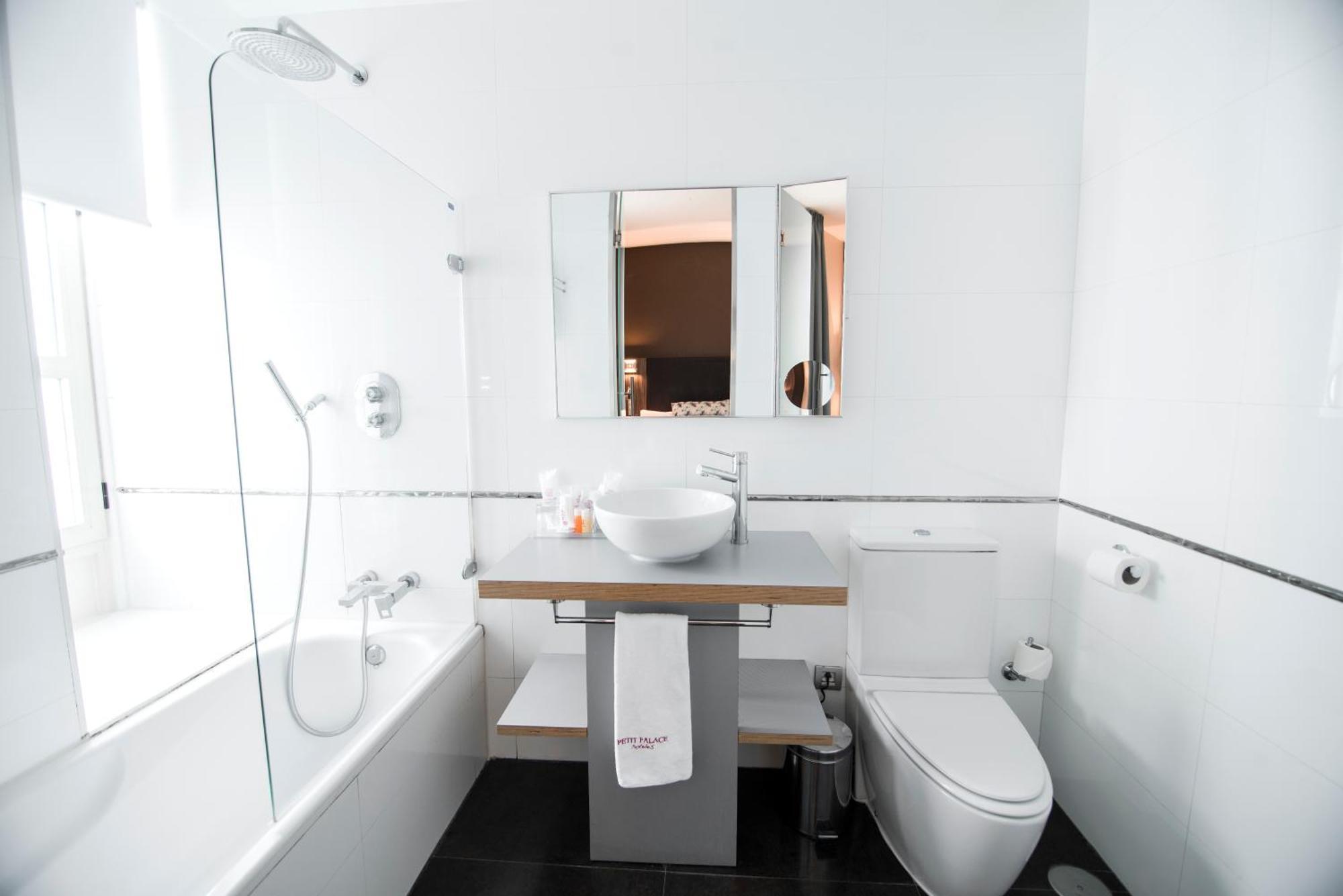 Superior Quadruple Room,1616874171:JPEG