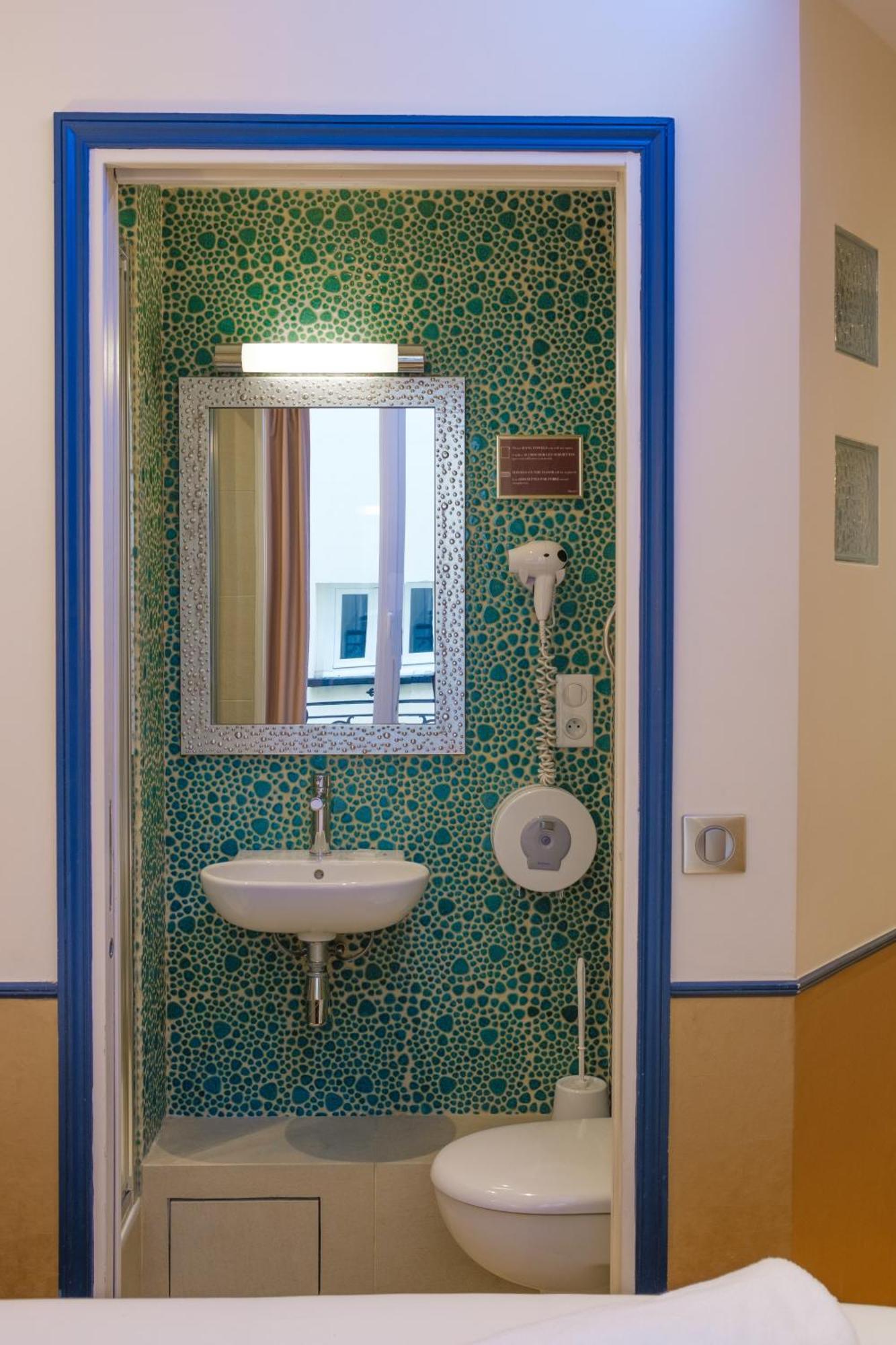 Single Room Private Shower Toilet