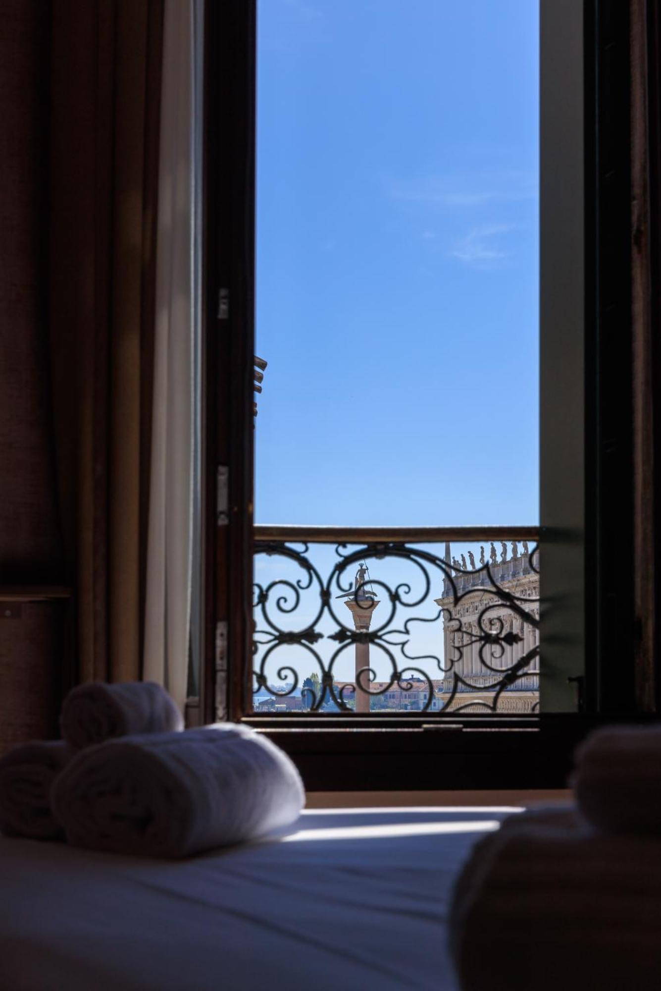 Deluxe King Room San Marco Square View