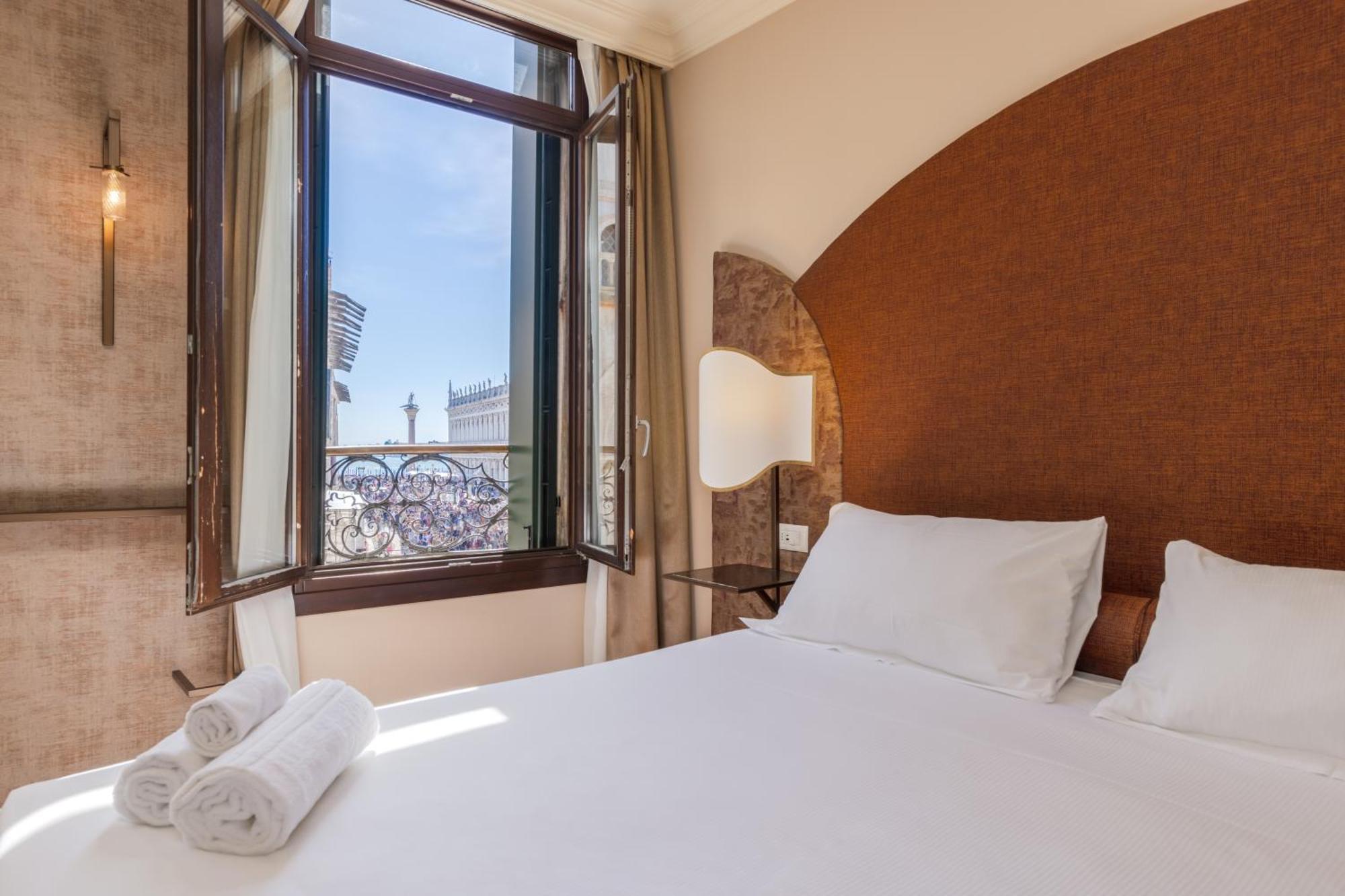 Deluxe King Room San Marco Square View