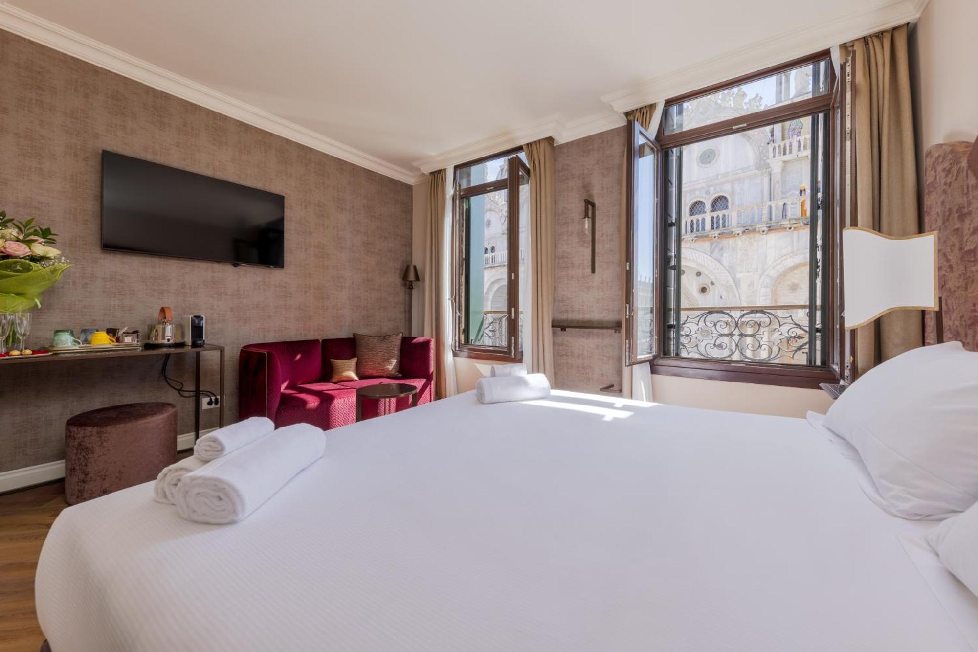 Deluxe King Room San Marco Square View