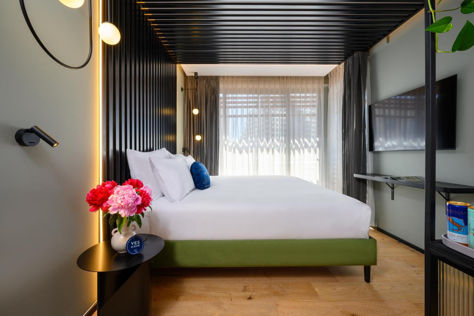 Deluxe Double or Twin Room City View