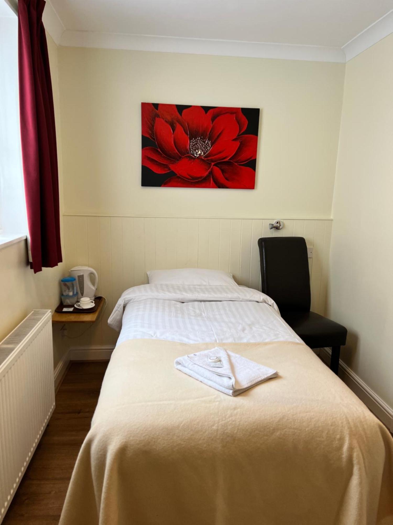 Single Room Private Bathroom
