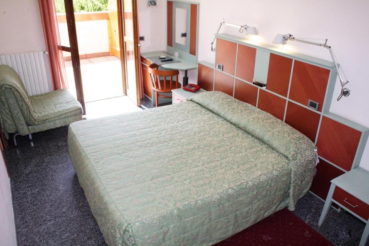 Double or Twin Room Mountain View