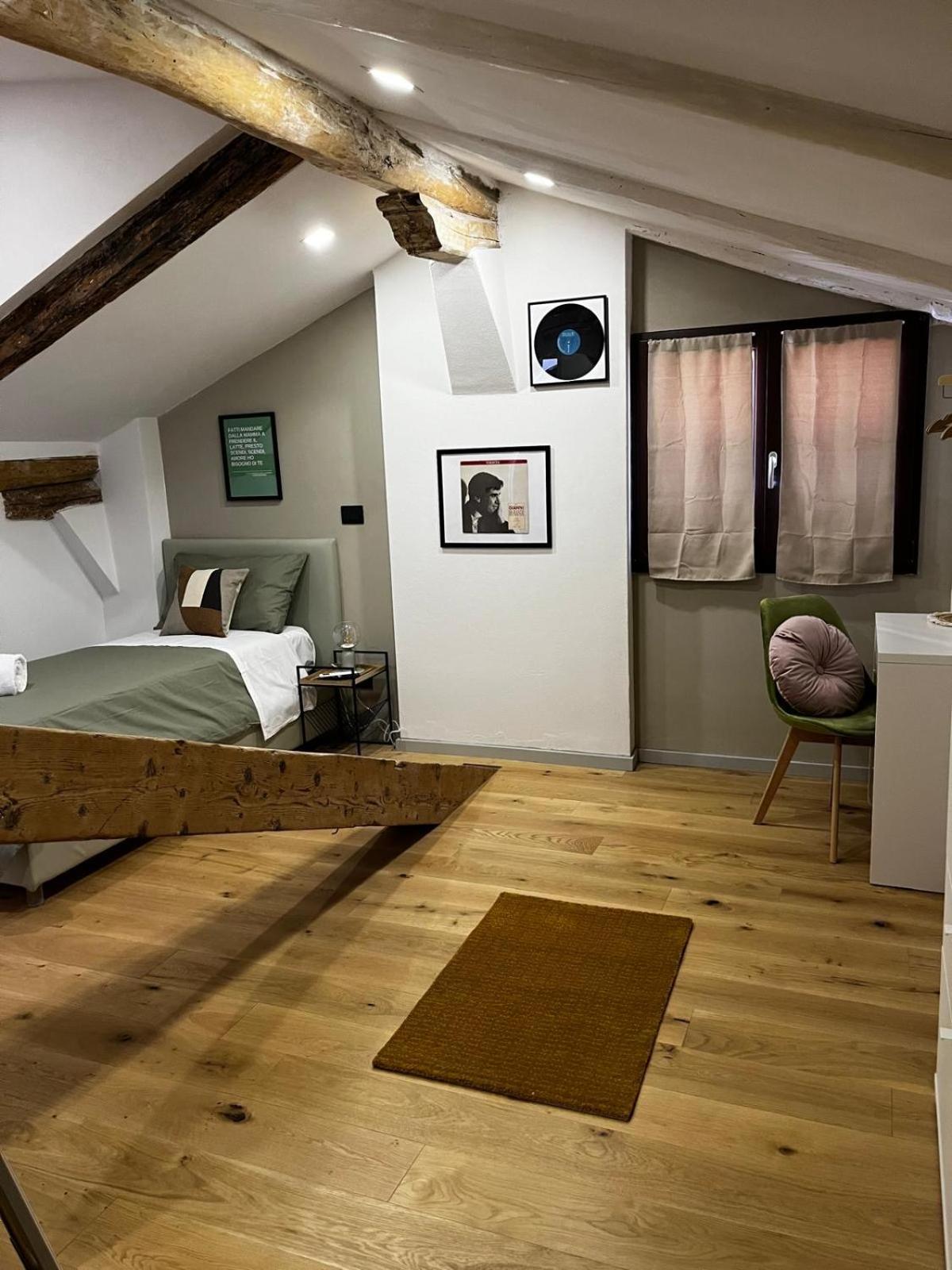 Single Room Private Bathroom