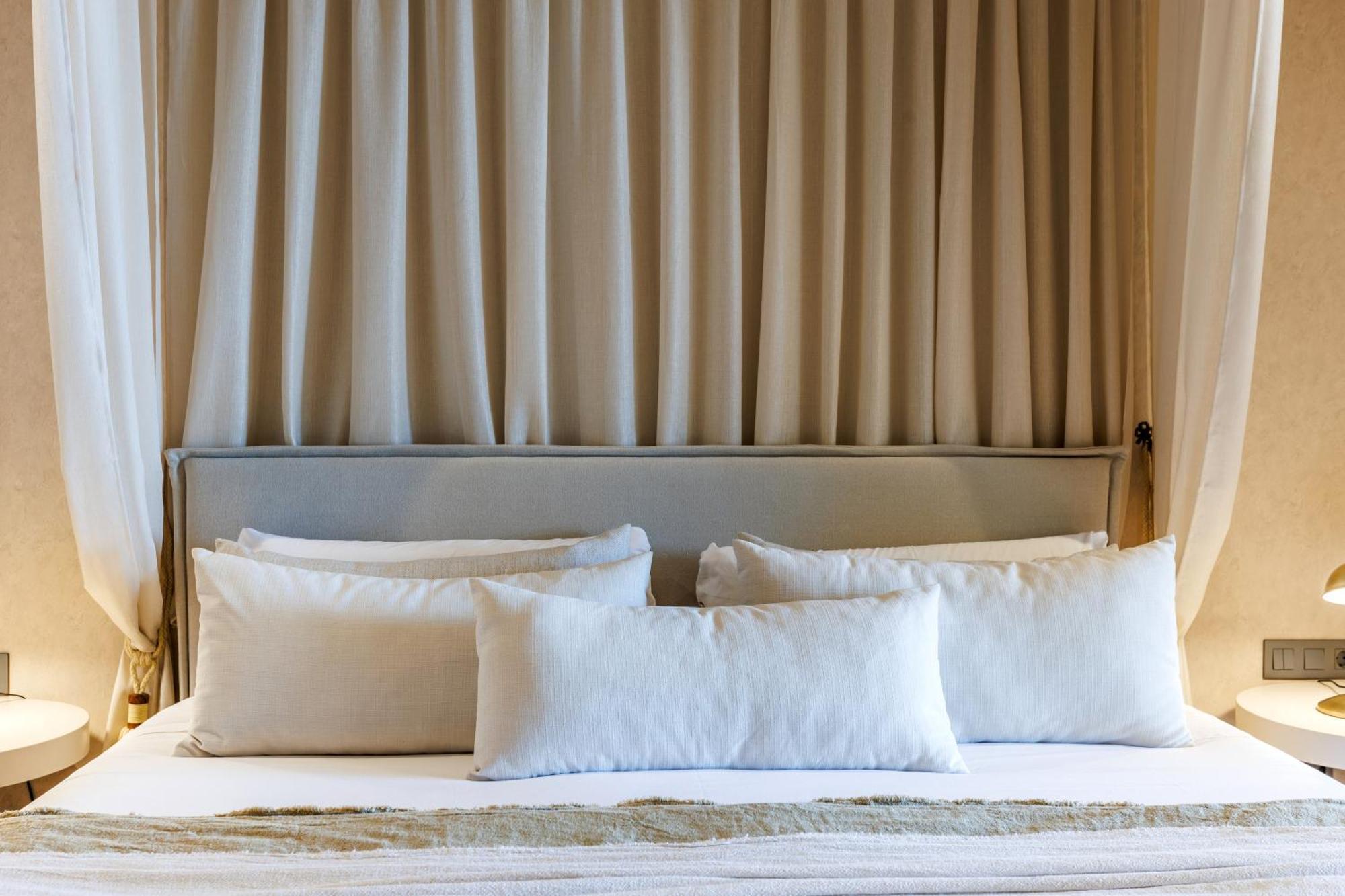 Double or Twin Room Side Sea View