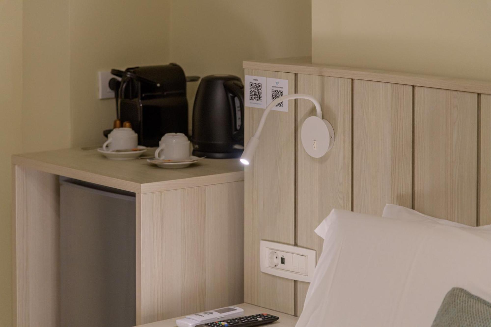 Double or Twin Room Side Sea View